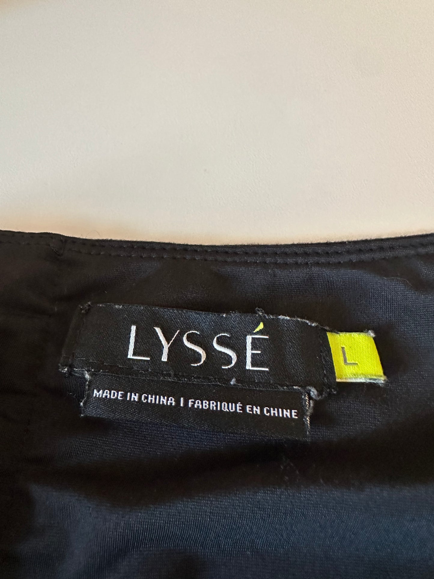 Lyssé Signature Center Seam Ponte Leggings in Black | Size Large