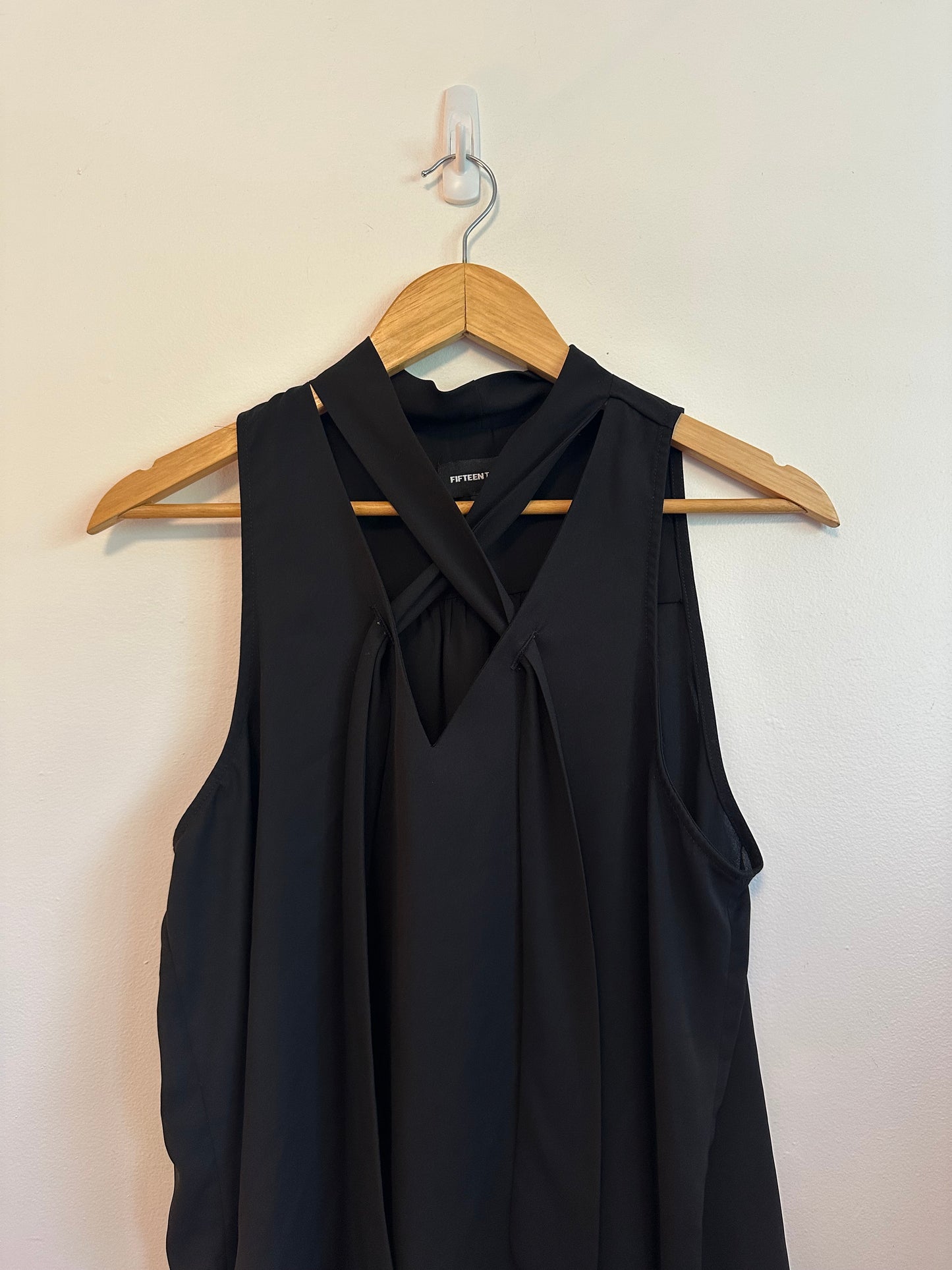 Fifteen Twenty Cross Neck Sleeveless Blouse in Black | Size Large