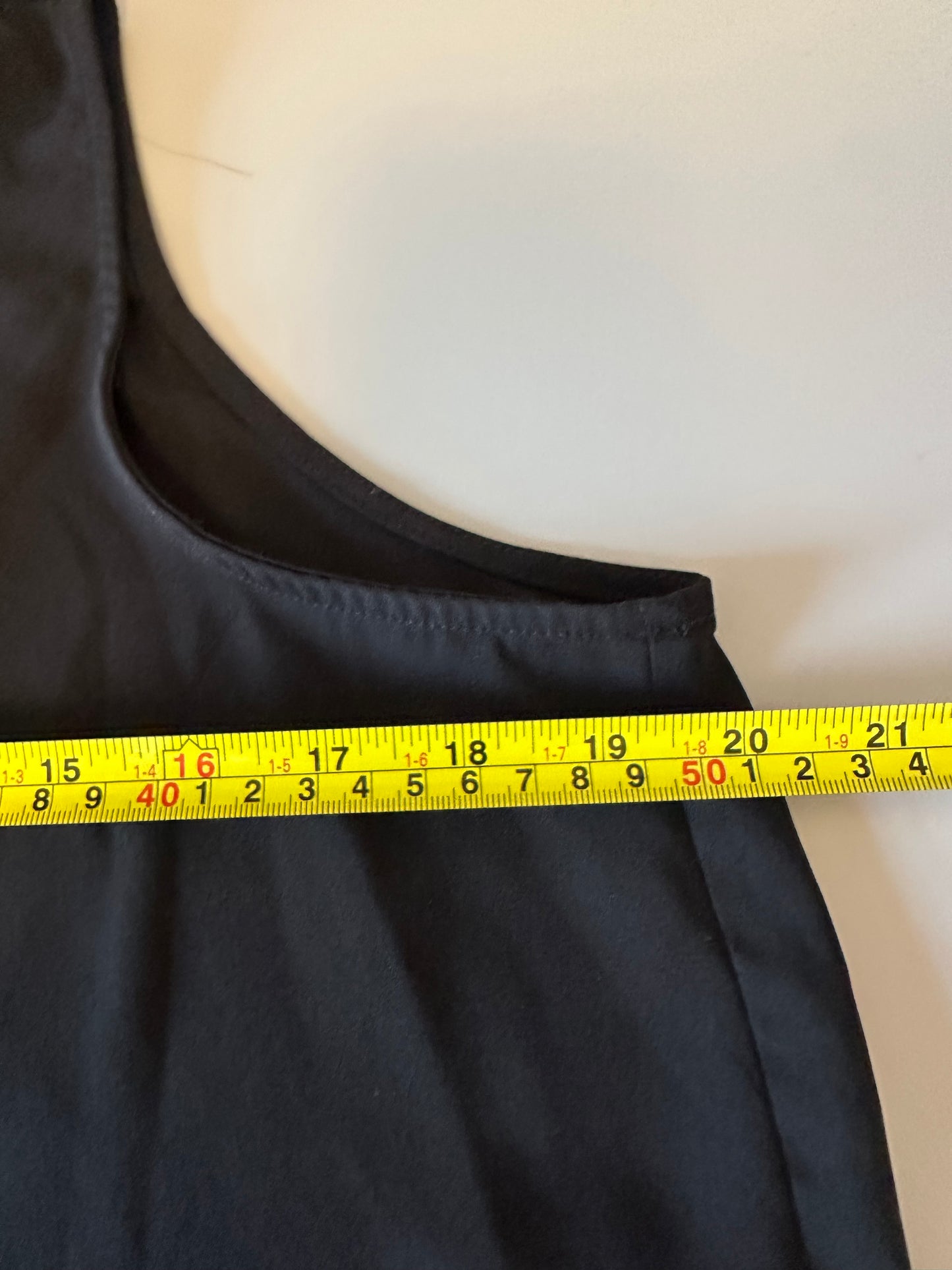 Fifteen Twenty Cross Neck Sleeveless Blouse in Black | Size Large