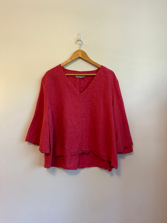 Bryn Walker Linen V-Neck Relaxed Fit Shirt in Fuchsia Pink | Size Medium