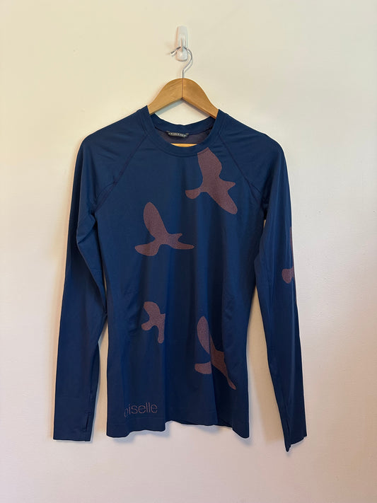Oiselle Flyout Long Sleeve Running Top in Navy Blue Bird Print | Size Medium