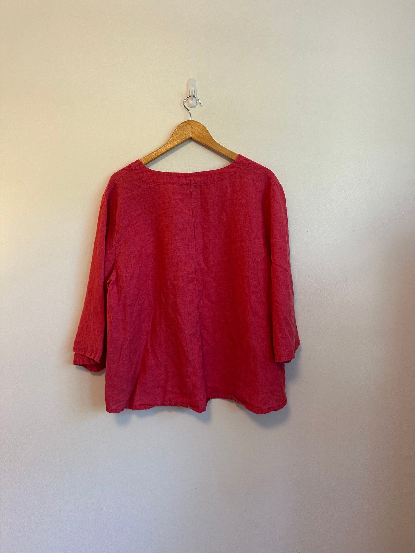 Bryn Walker Linen V-Neck Relaxed Fit Shirt in Fuchsia Pink | Size Medium