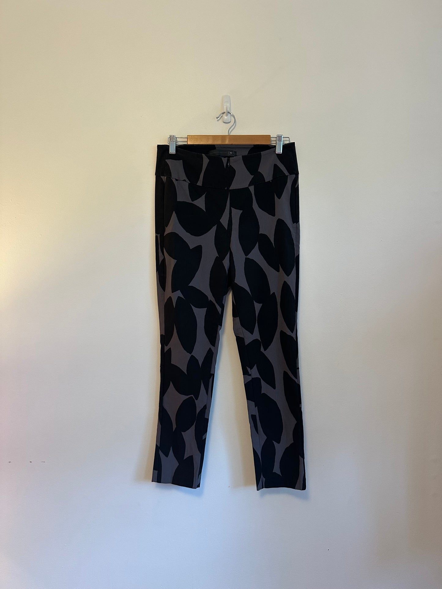 Porto Abstract Petal Leaf Slim Pants | Size 3 (Large)