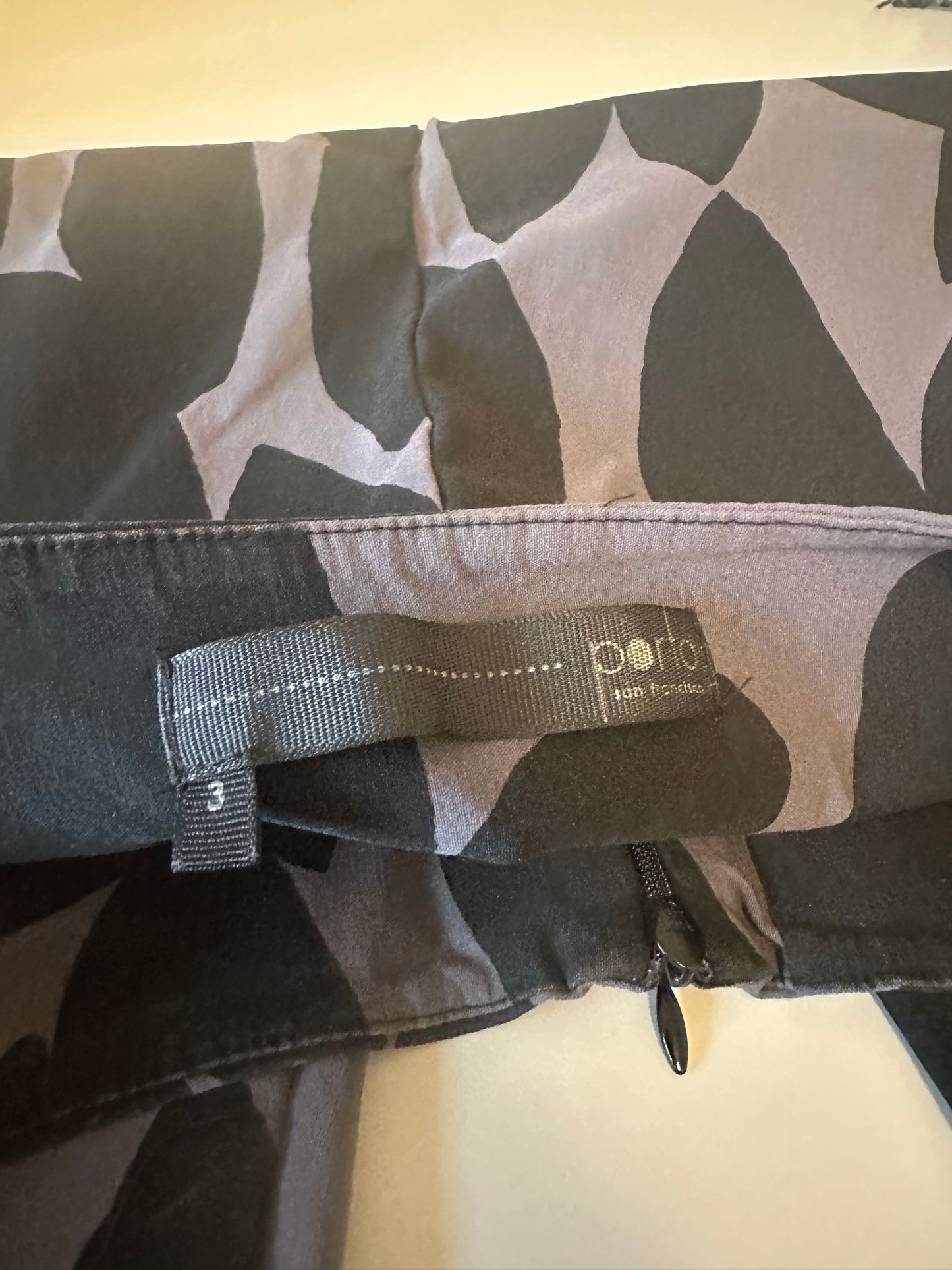 Porto Abstract Petal Leaf Slim Pants | Size 3 (Large)