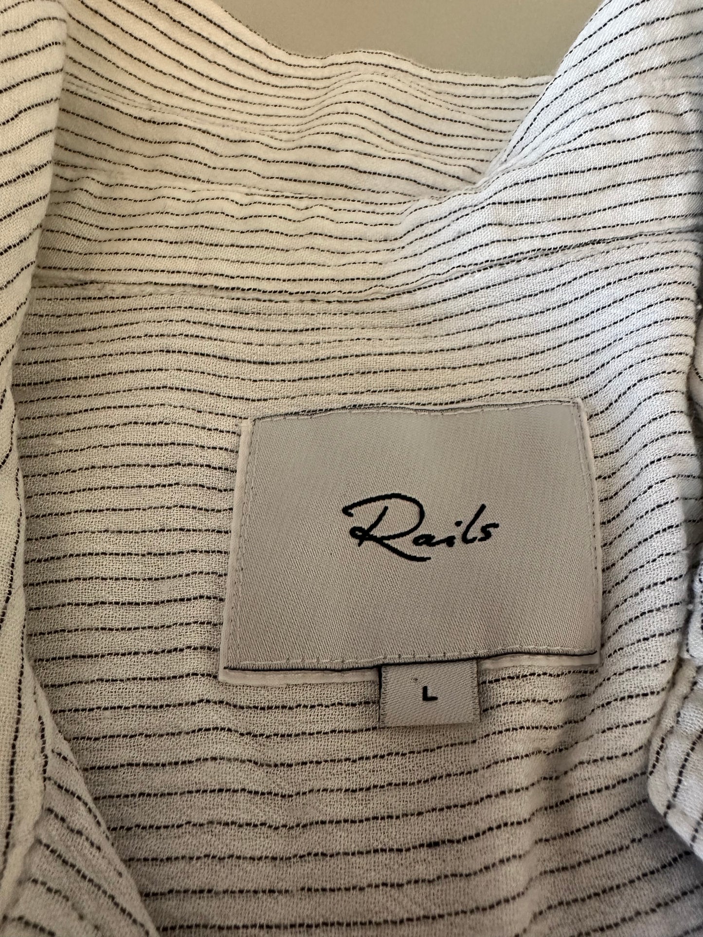 Rails Lightweight Button Front Shirt in Gray and White Stripes | Size Large