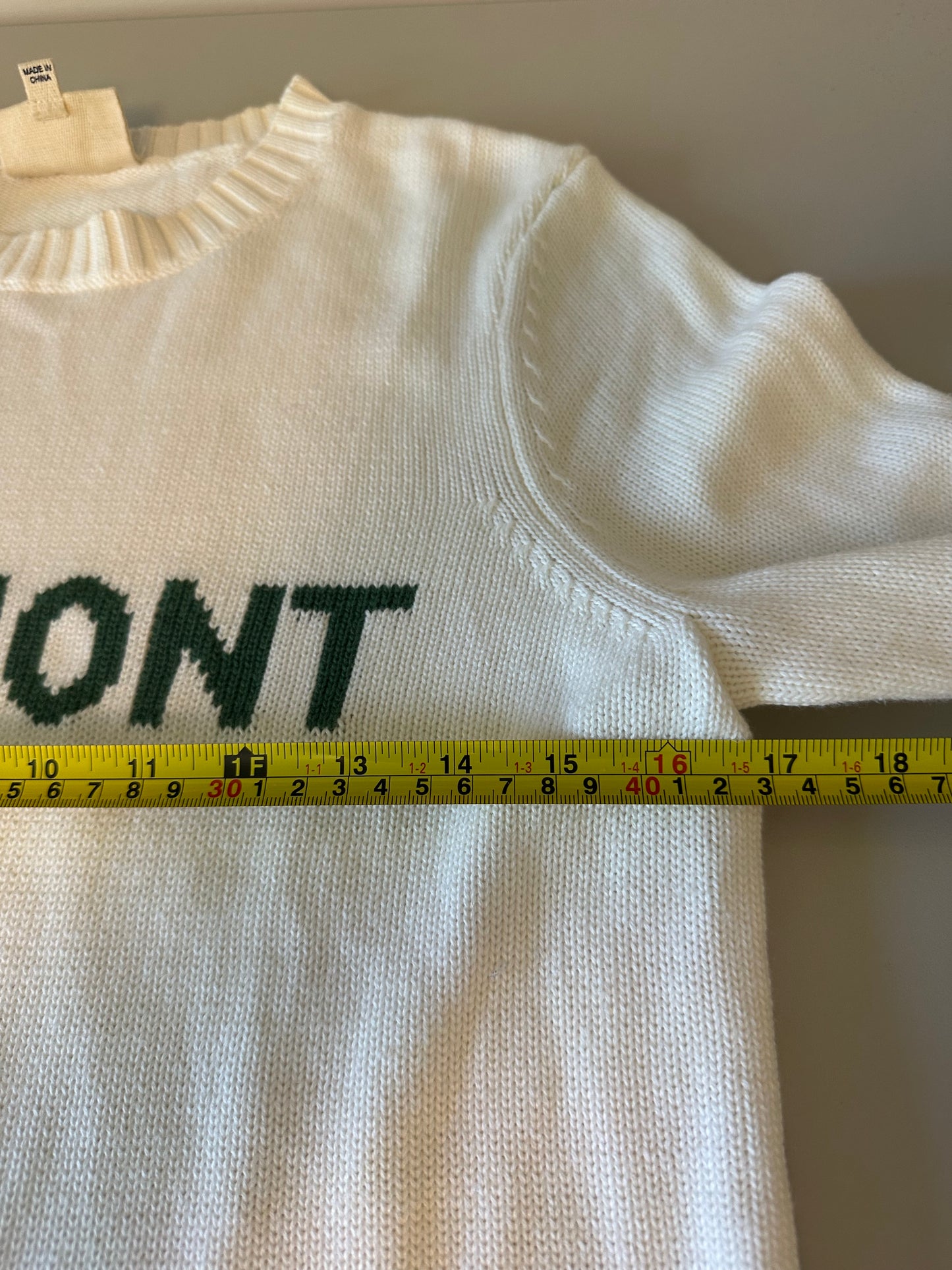 Ellsworth + Ivey Vermont Logo White and Green Sweater | Size Small