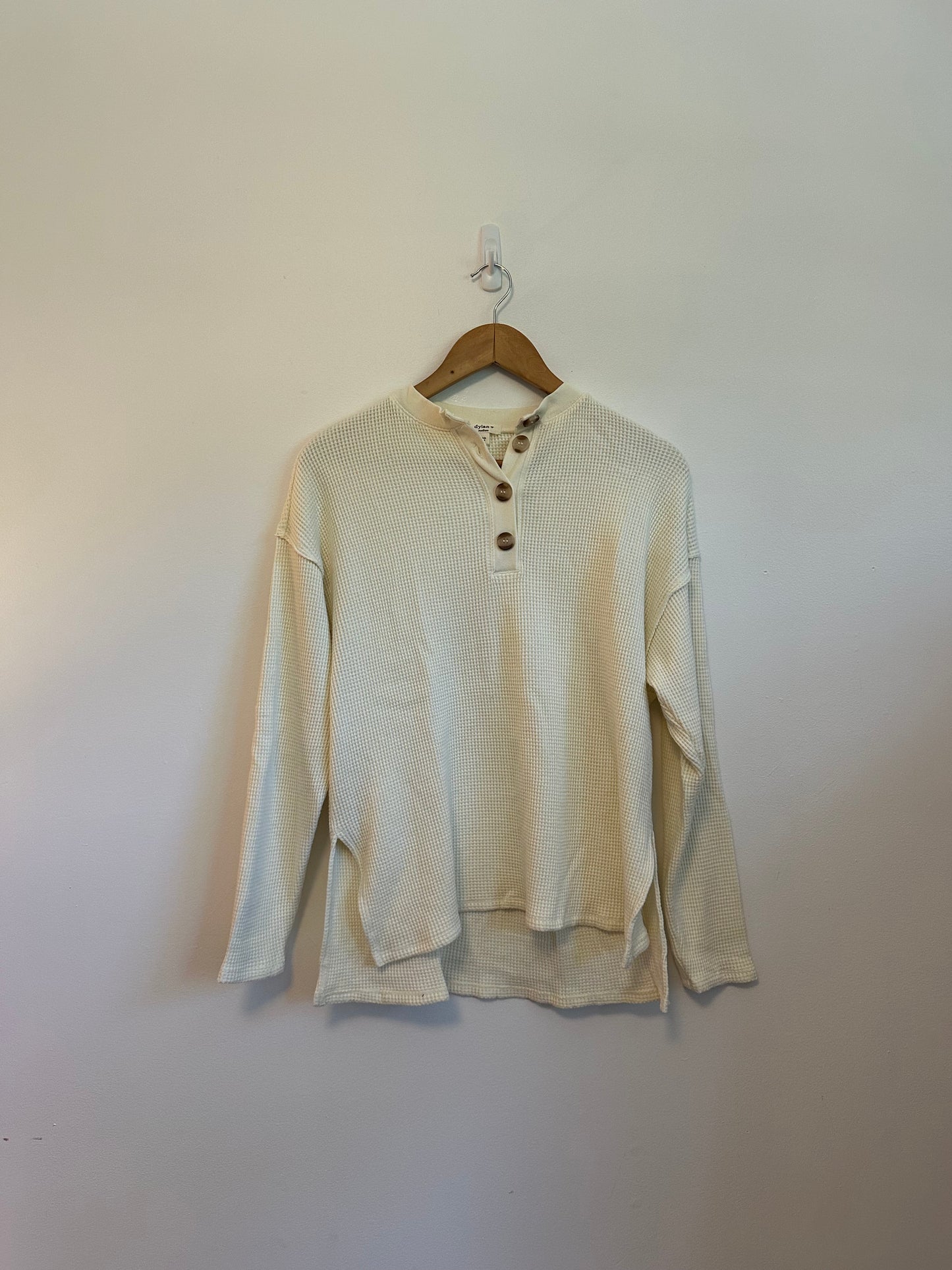 Dylan Waffle Knit Long Sleeve Cream Henley | Size Medium