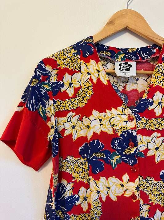 Hilo Hattie Red Floral Tropical Hibiscus Button Up Shirt - Made in Hawaii | Size Small