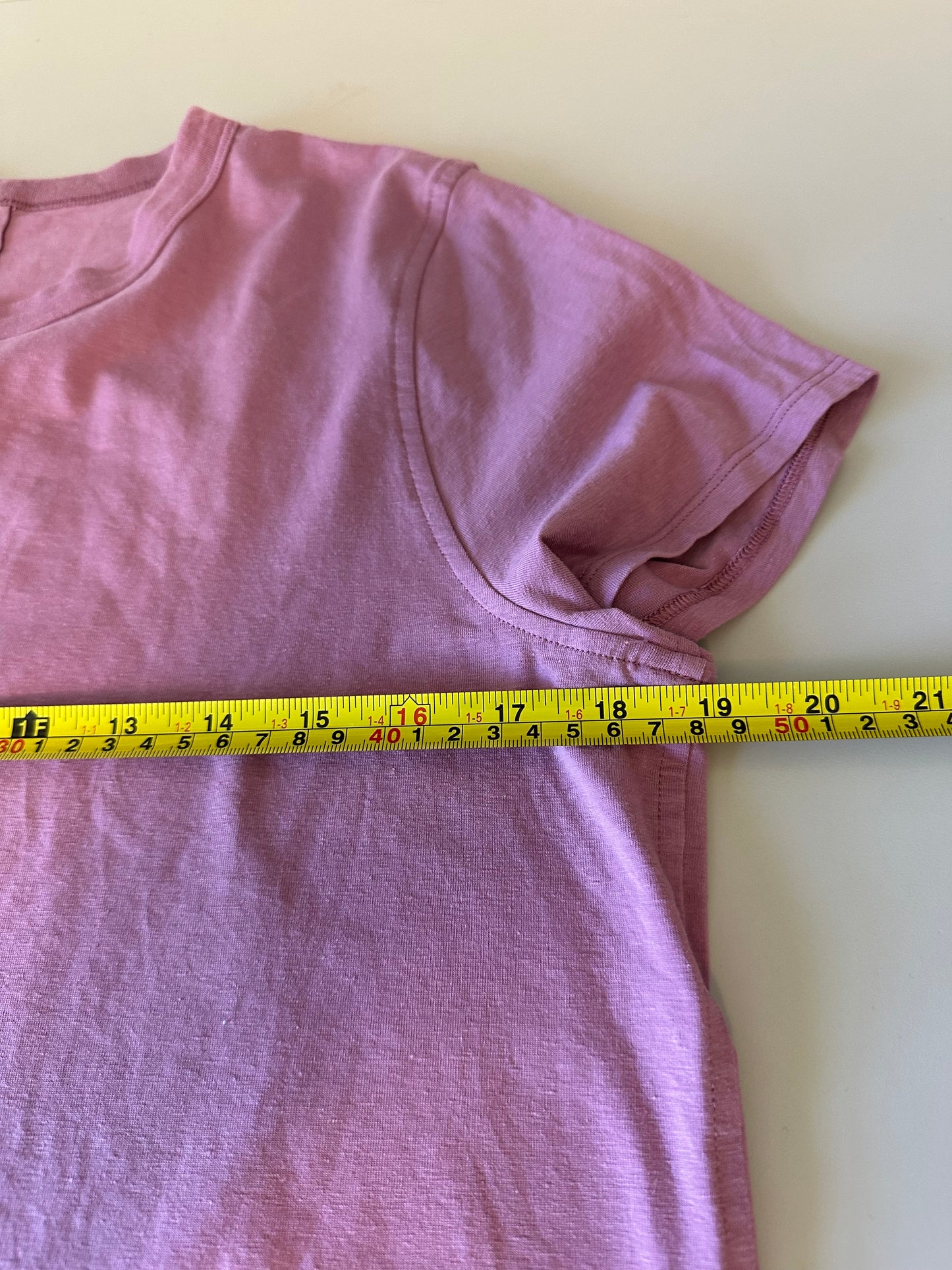 Lululemon Short Sleeve Basic T-Shirt in Pink