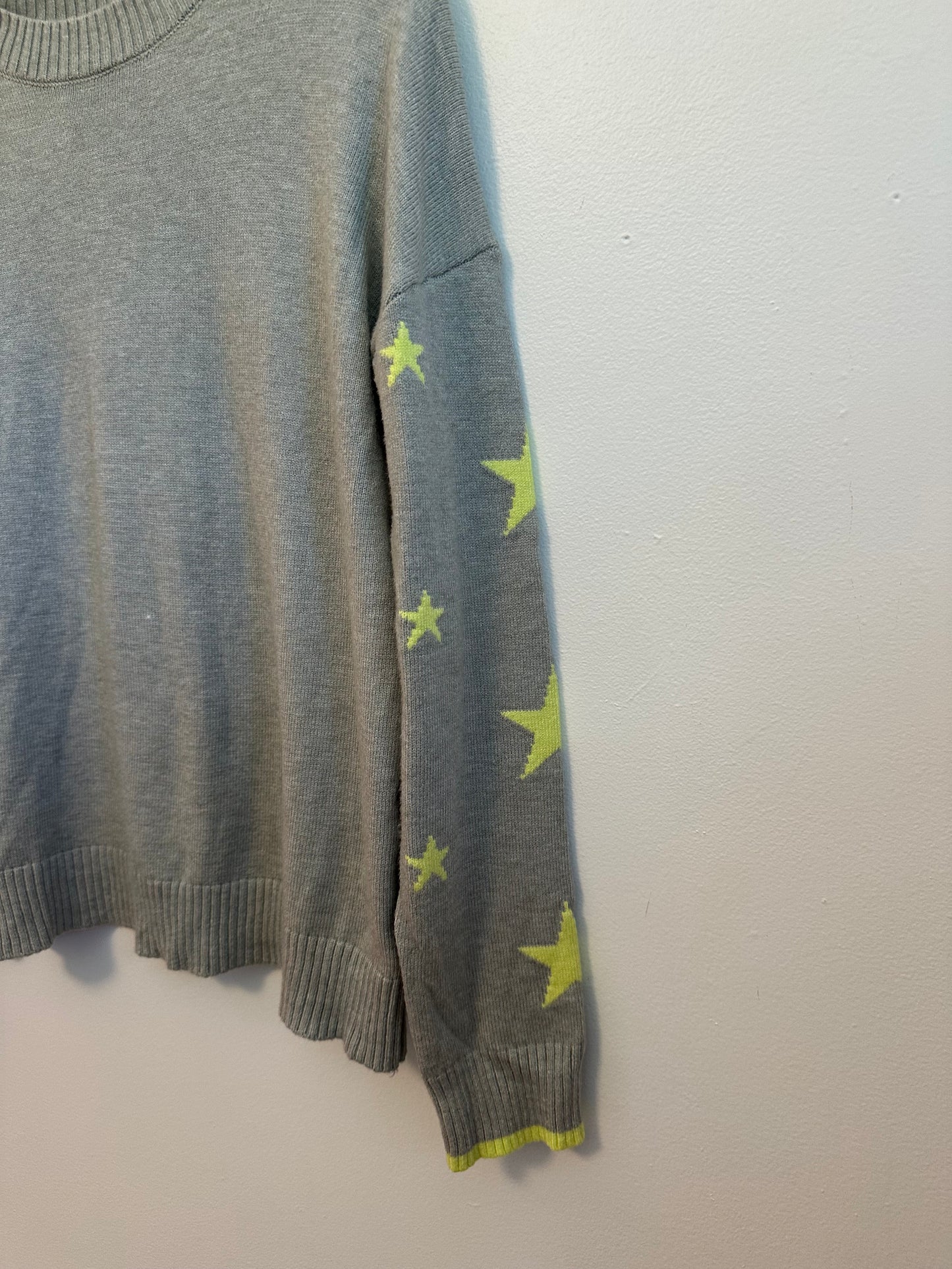 Six Fifty Star Sleeve Sweater in Gray and Yellow | Size Medium