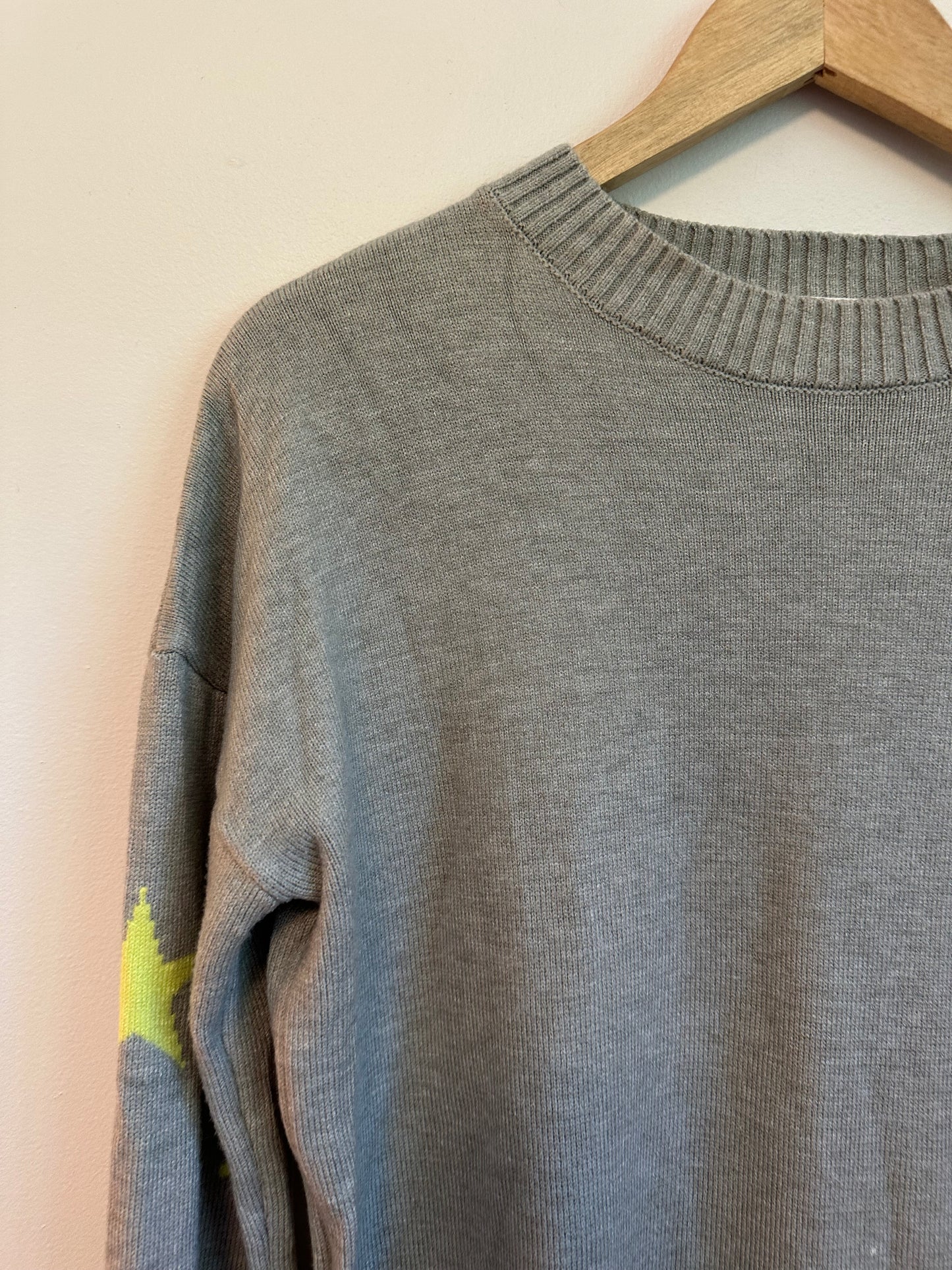 Six Fifty Star Sleeve Sweater in Gray and Yellow | Size Medium