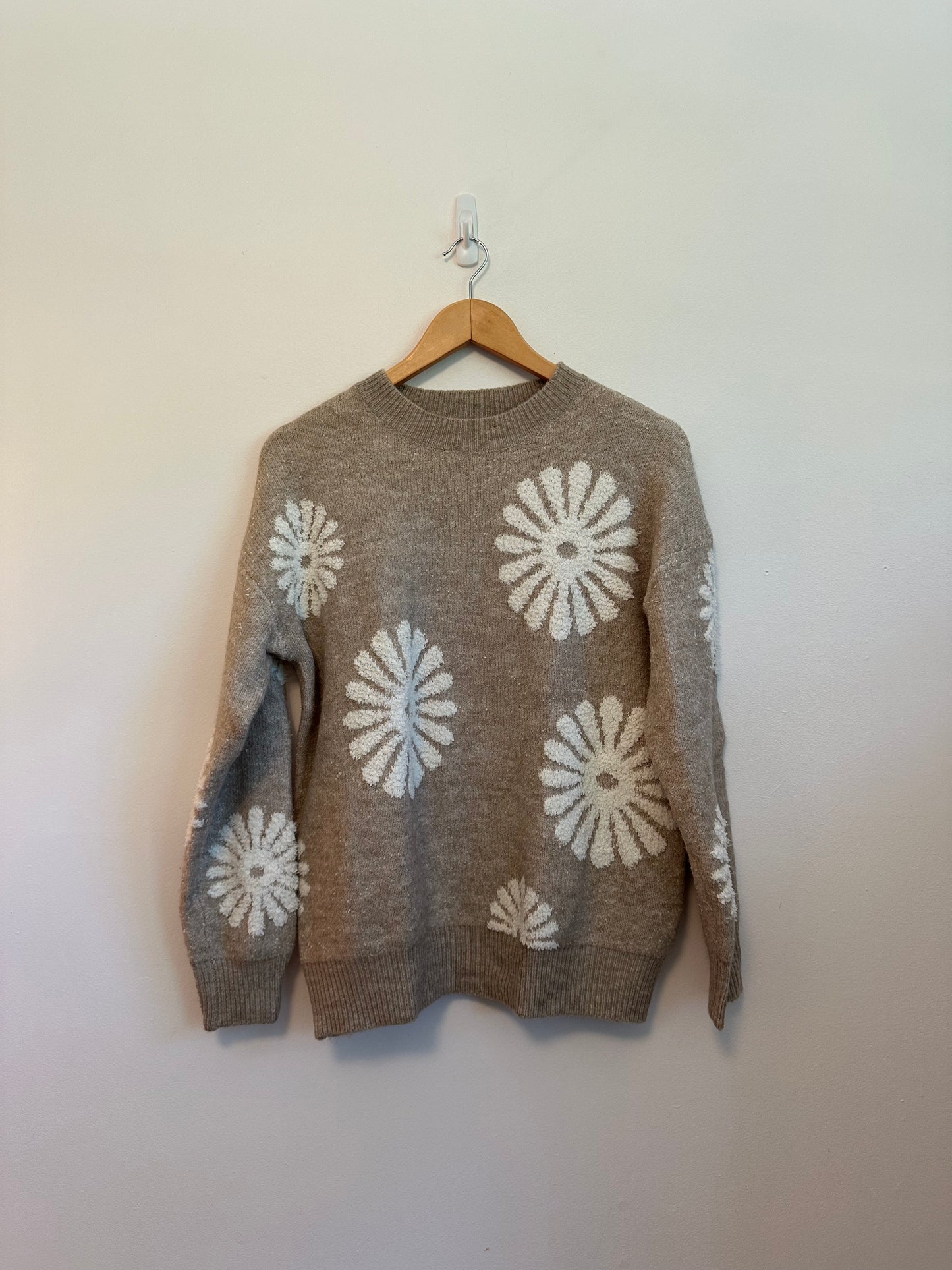 &merci Tan Round Flower Pullover Sweater | Size Small