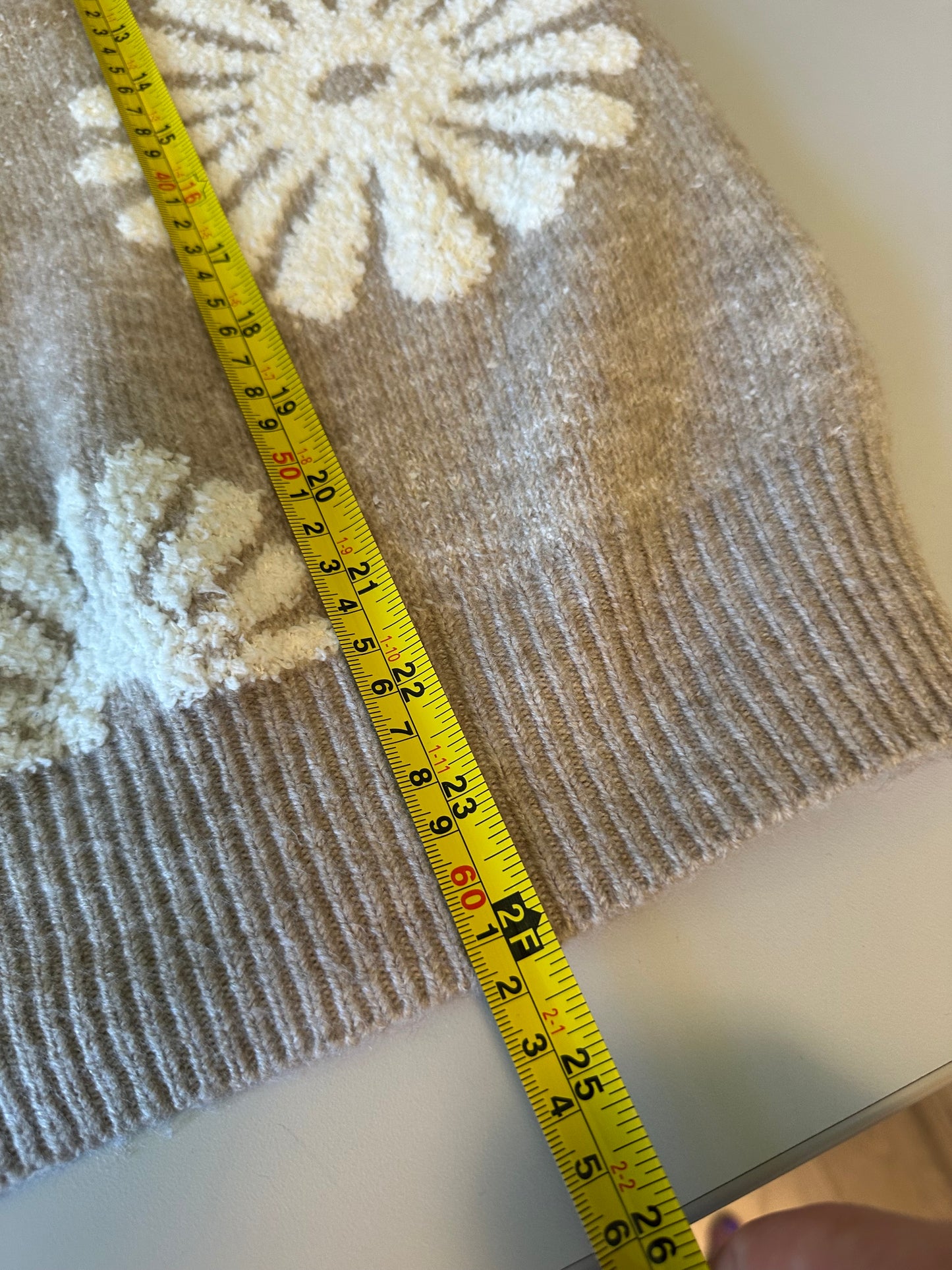 &merci Tan Round Flower Pullover Sweater | Size Small