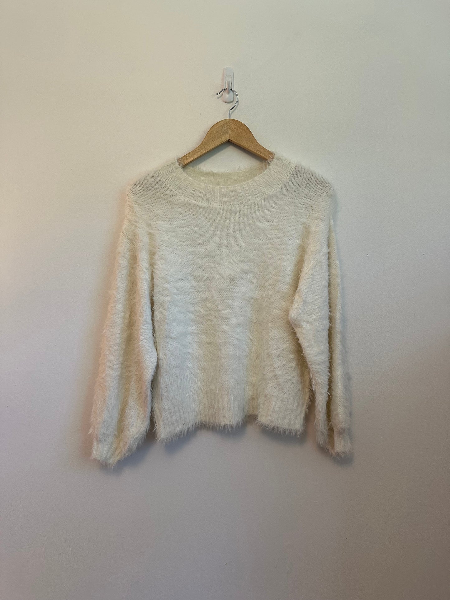 Elan Cream Fuzzy Crewneck Sweater | Size Small