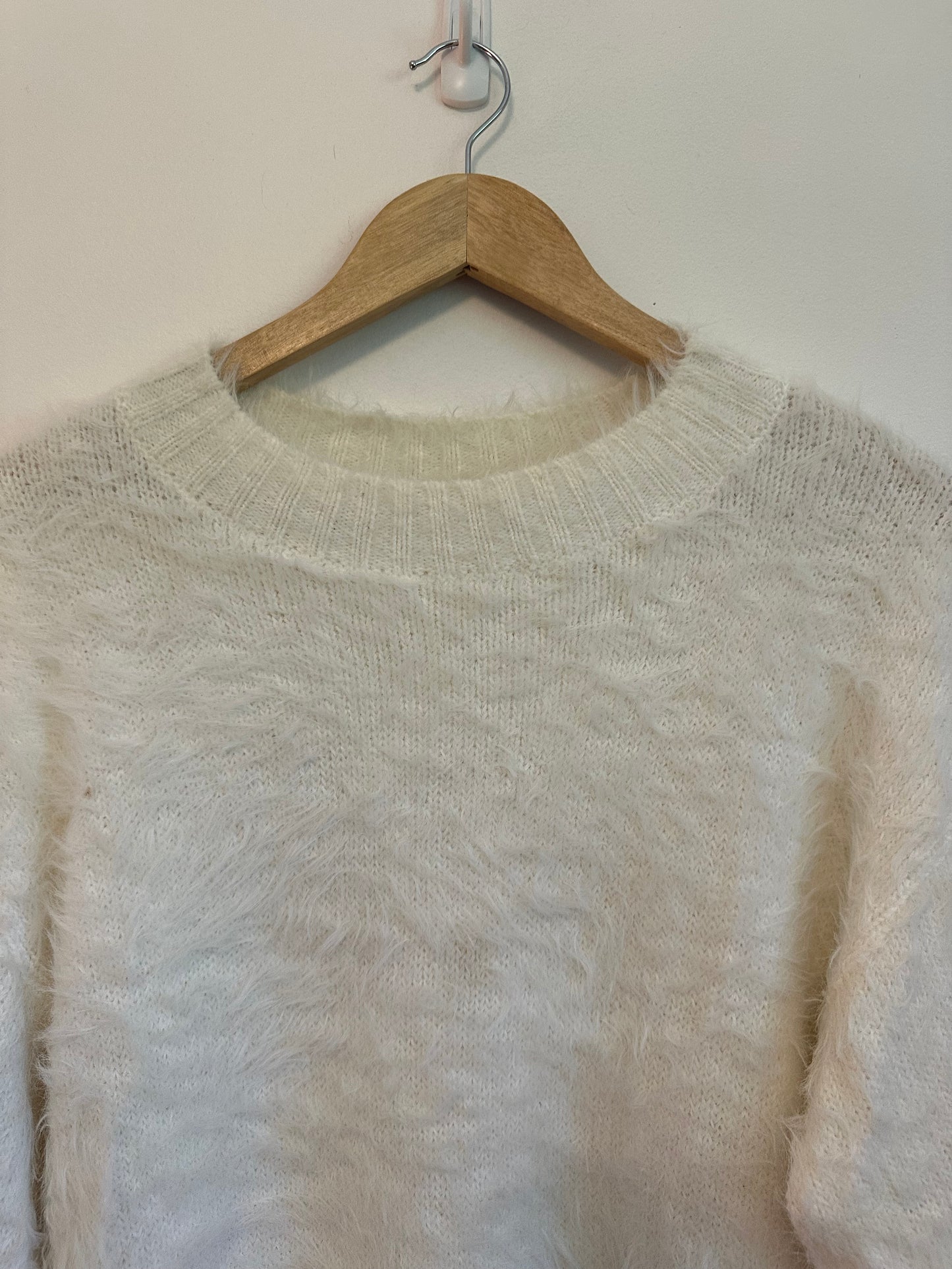 Elan Cream Fuzzy Crewneck Sweater | Size Small