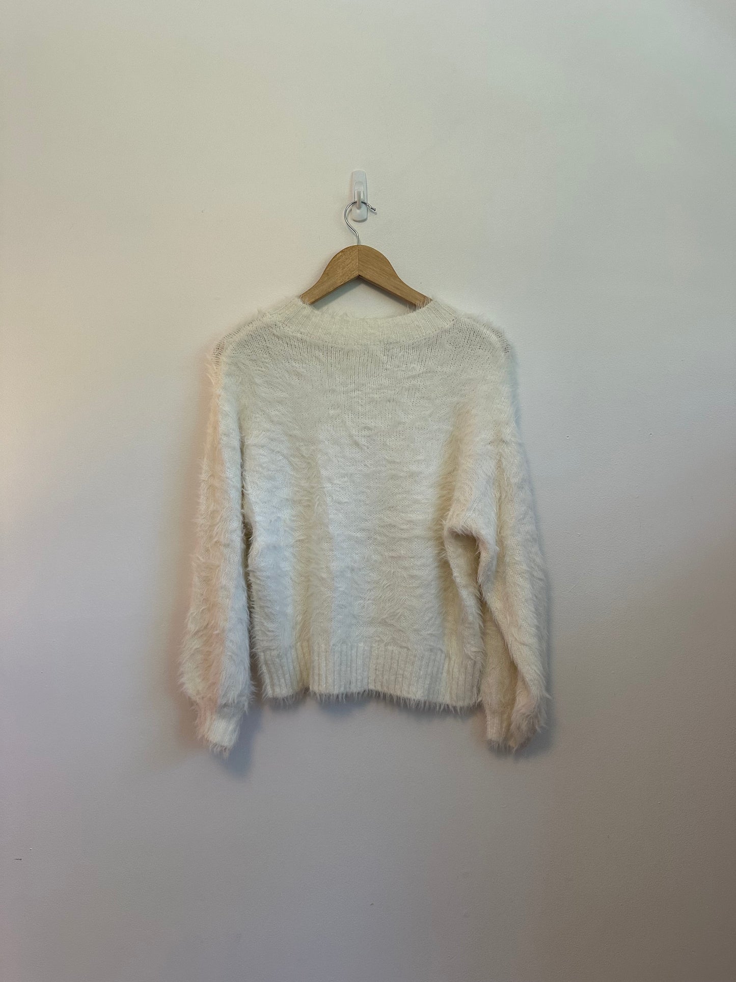 Elan Cream Fuzzy Crewneck Sweater | Size Small