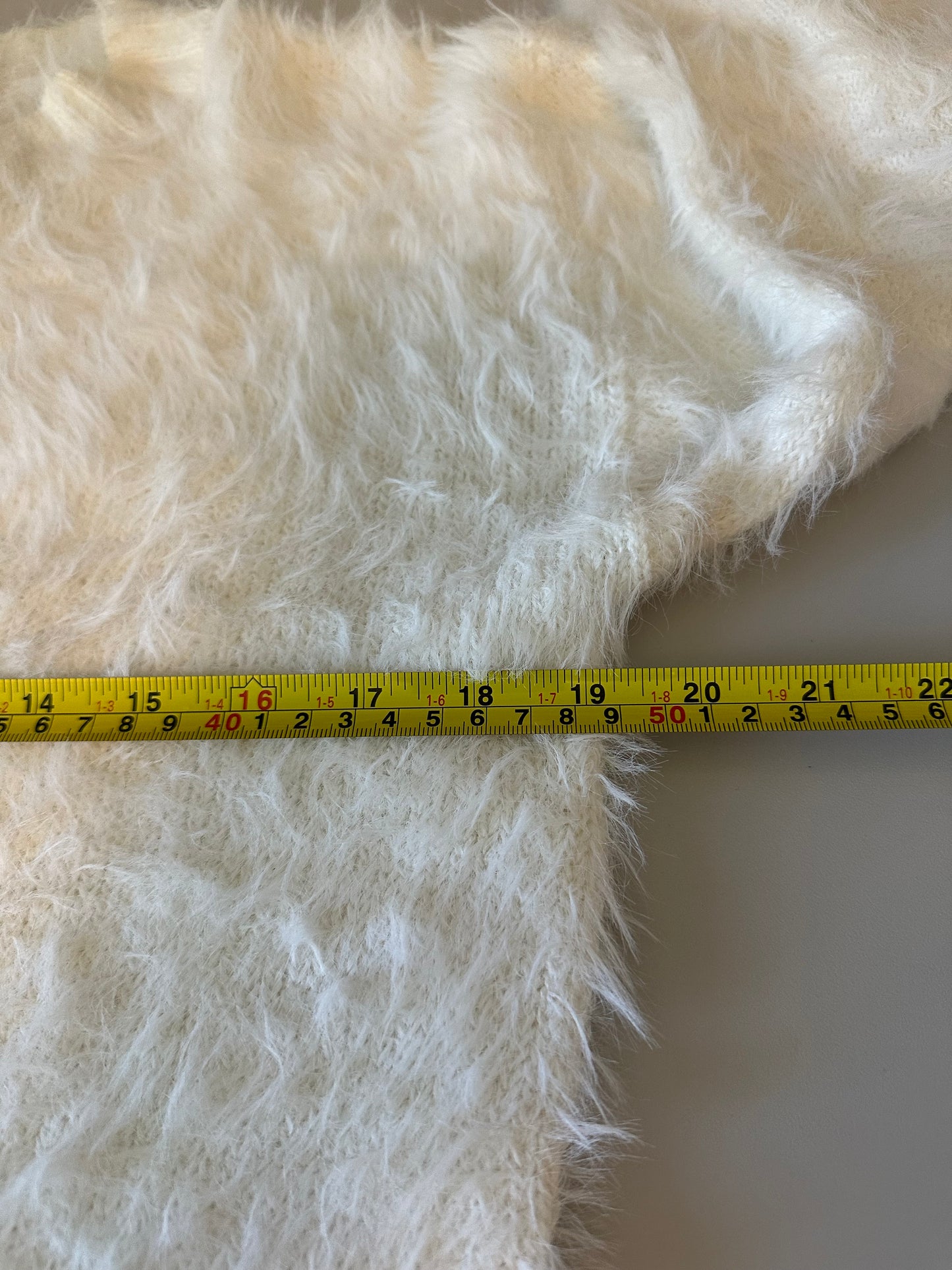Elan Cream Fuzzy Crewneck Sweater | Size Small