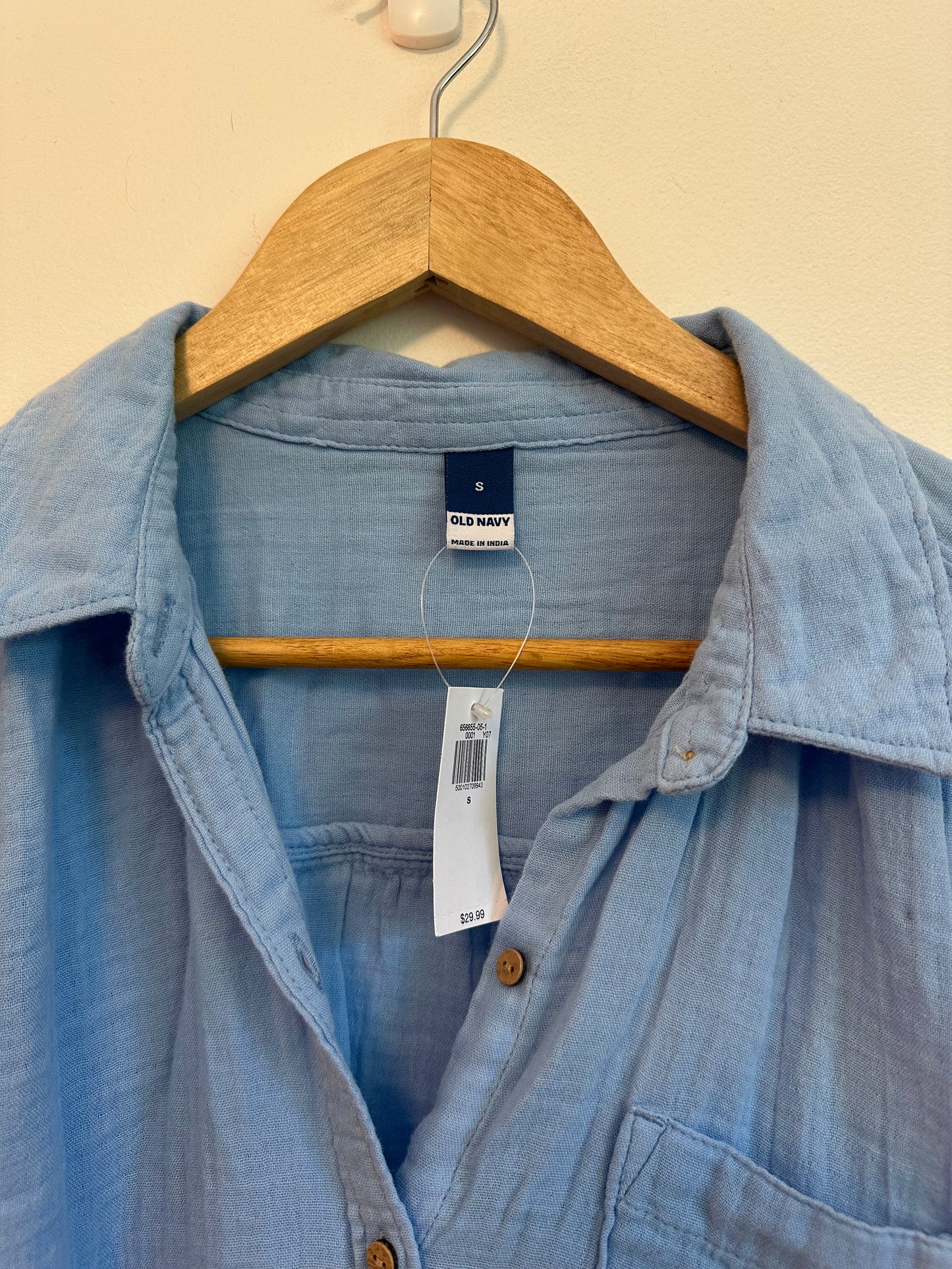 NWT Old Navy Cotton Gauze Short Sleeve Button Down Light Blue Shirt | Size Small