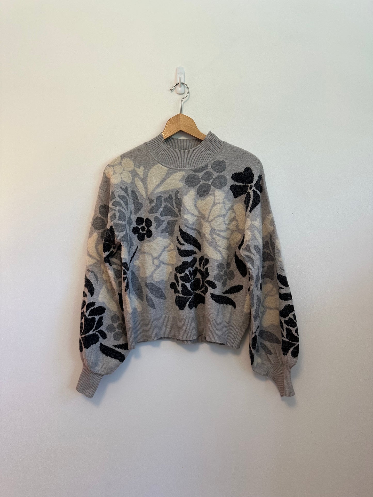 Truth by Republic Gray Floral Jacquard Mock Neck Pullover Sweater | Size Medium