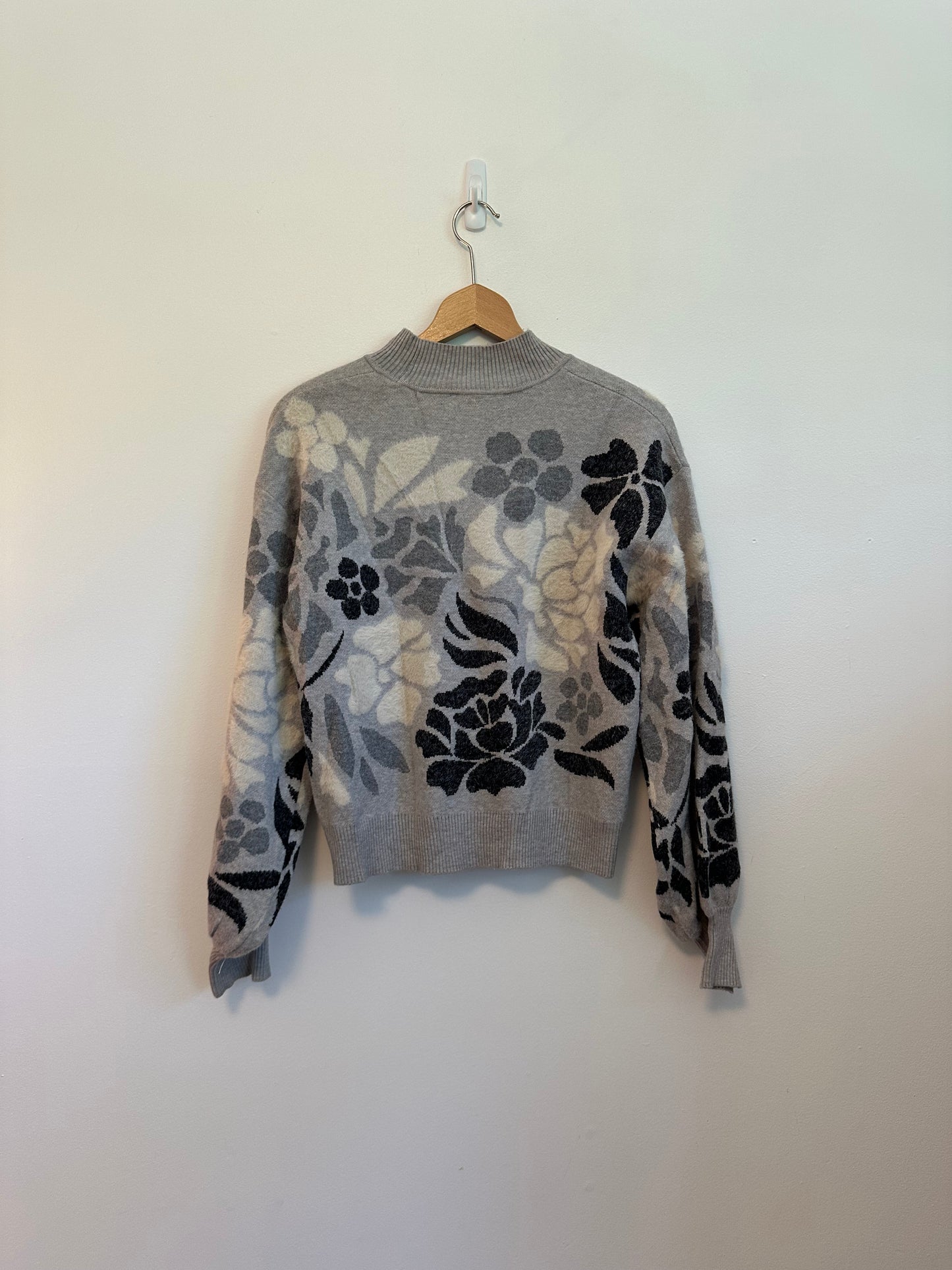 Truth by Republic Gray Floral Jacquard Mock Neck Pullover Sweater | Size Medium