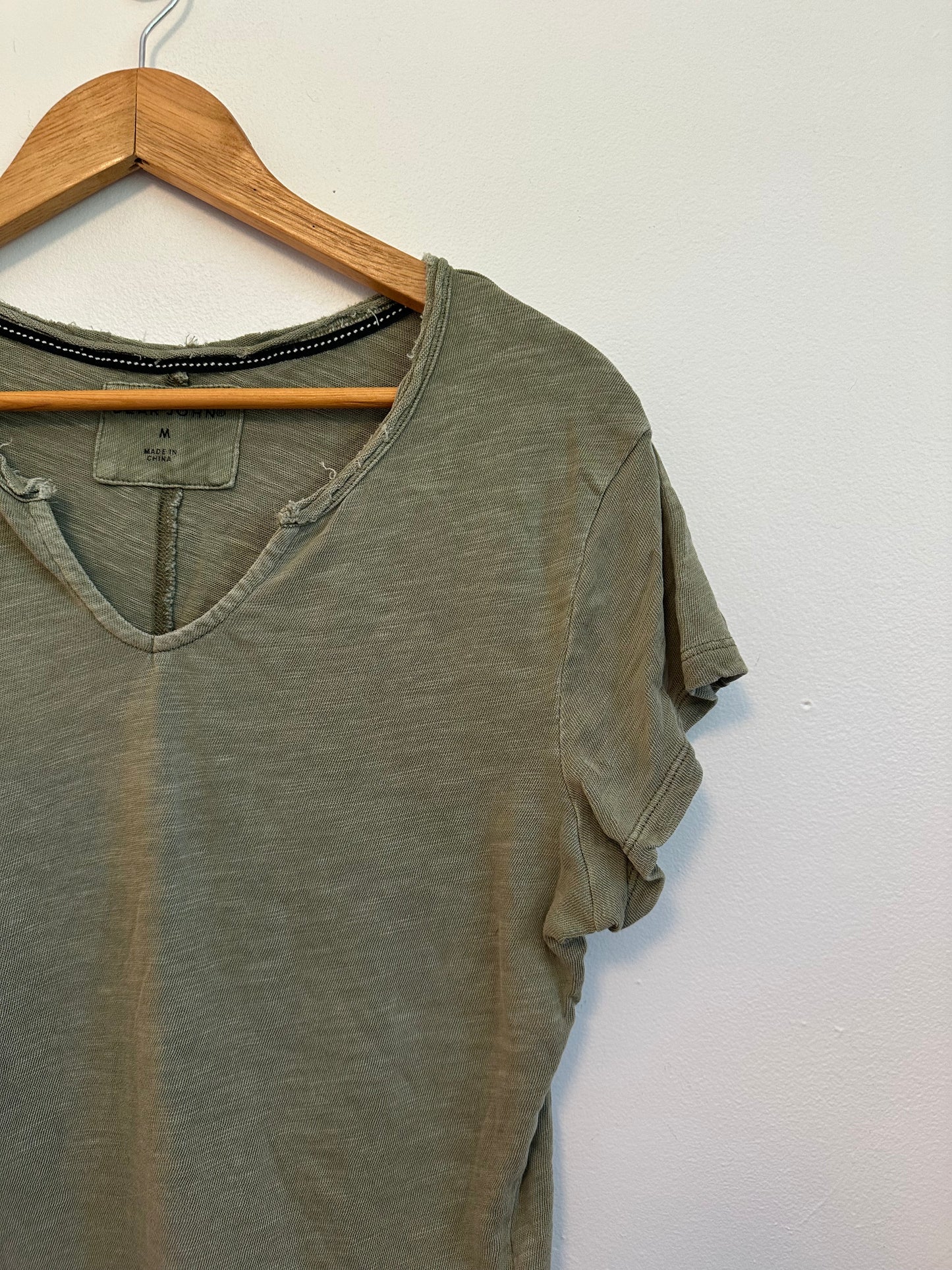 Dear John Anaya Notch Neck Slub Short Sleeve T-Shirt in Olive Green | Size Small
