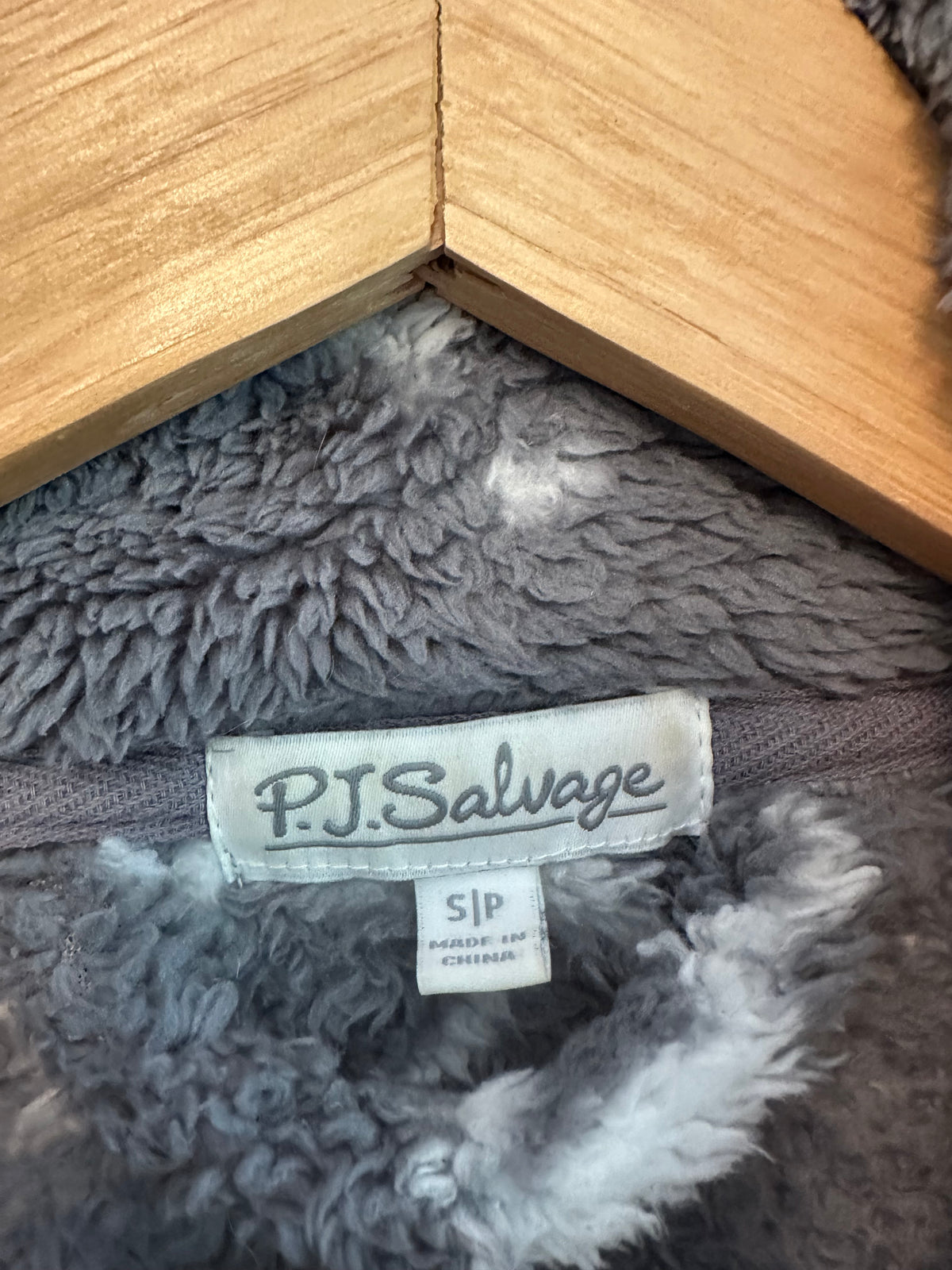 PJ Salvage Gray White Horse Print Plush Fleece Shawl Collar Robe | Size Small
