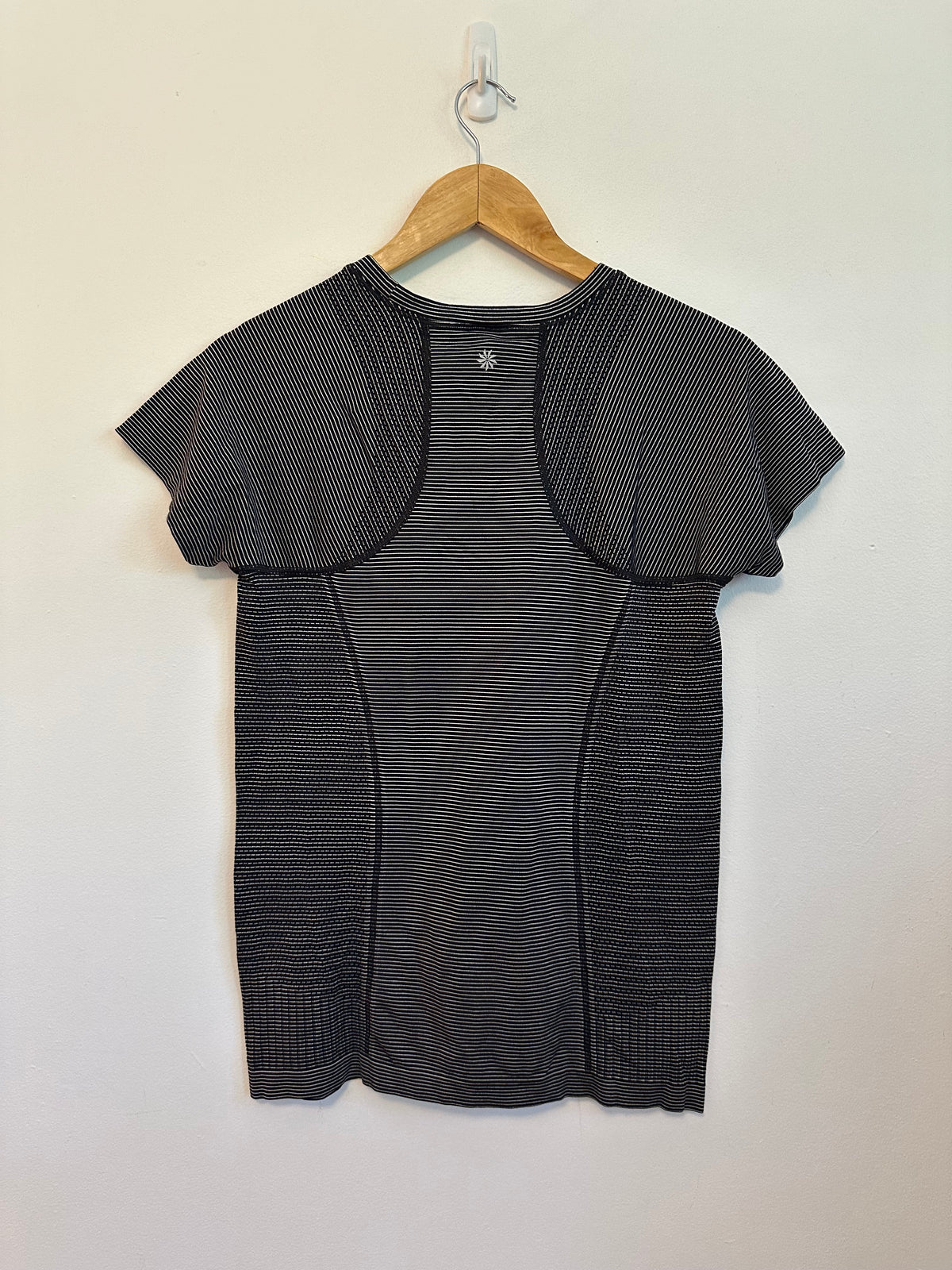 Athleta Momentum Seamless Short Sleeve Striped Running Top | Size Medium
