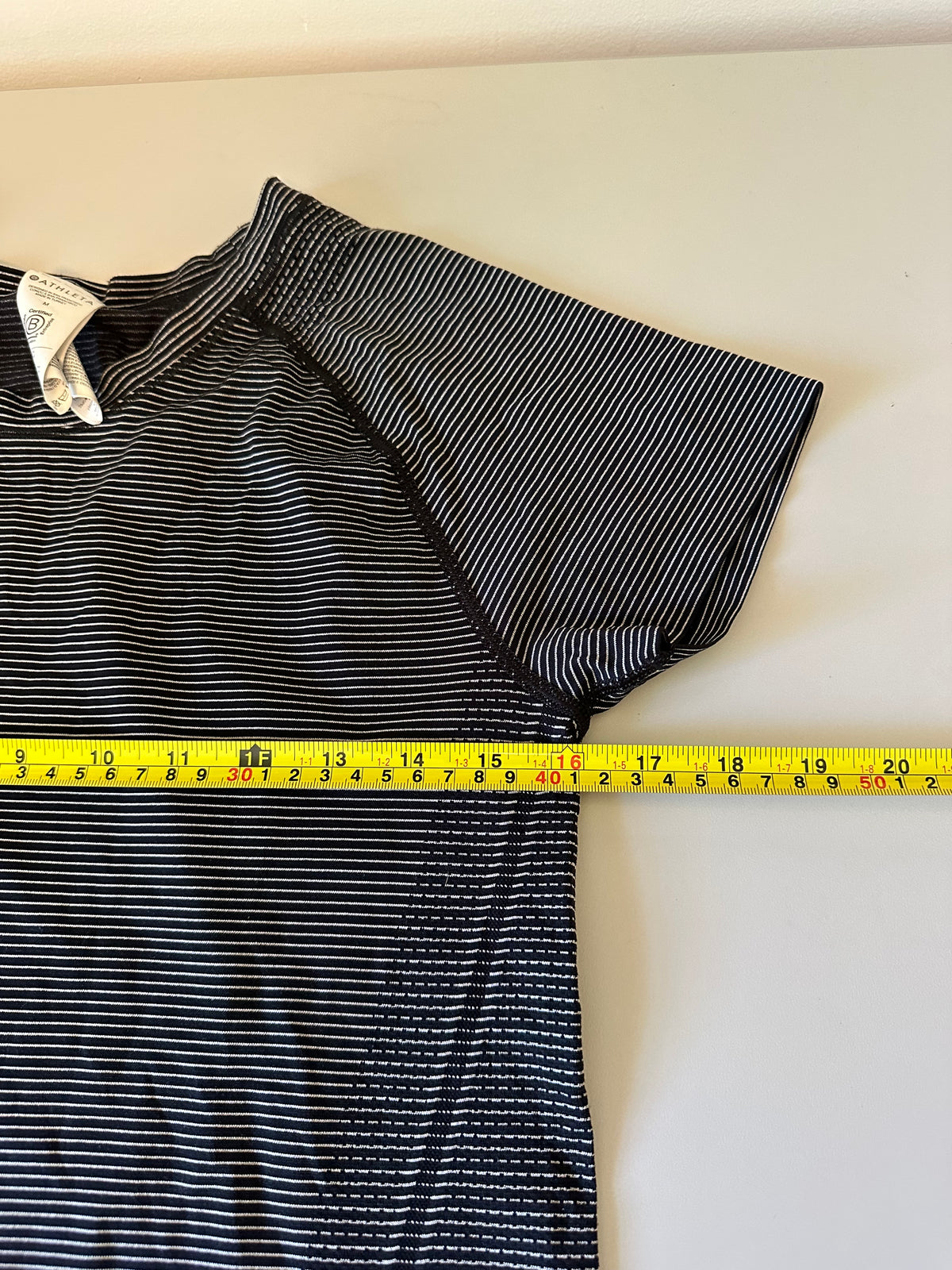 Athleta Momentum Seamless Short Sleeve Striped Running Top | Size Medium