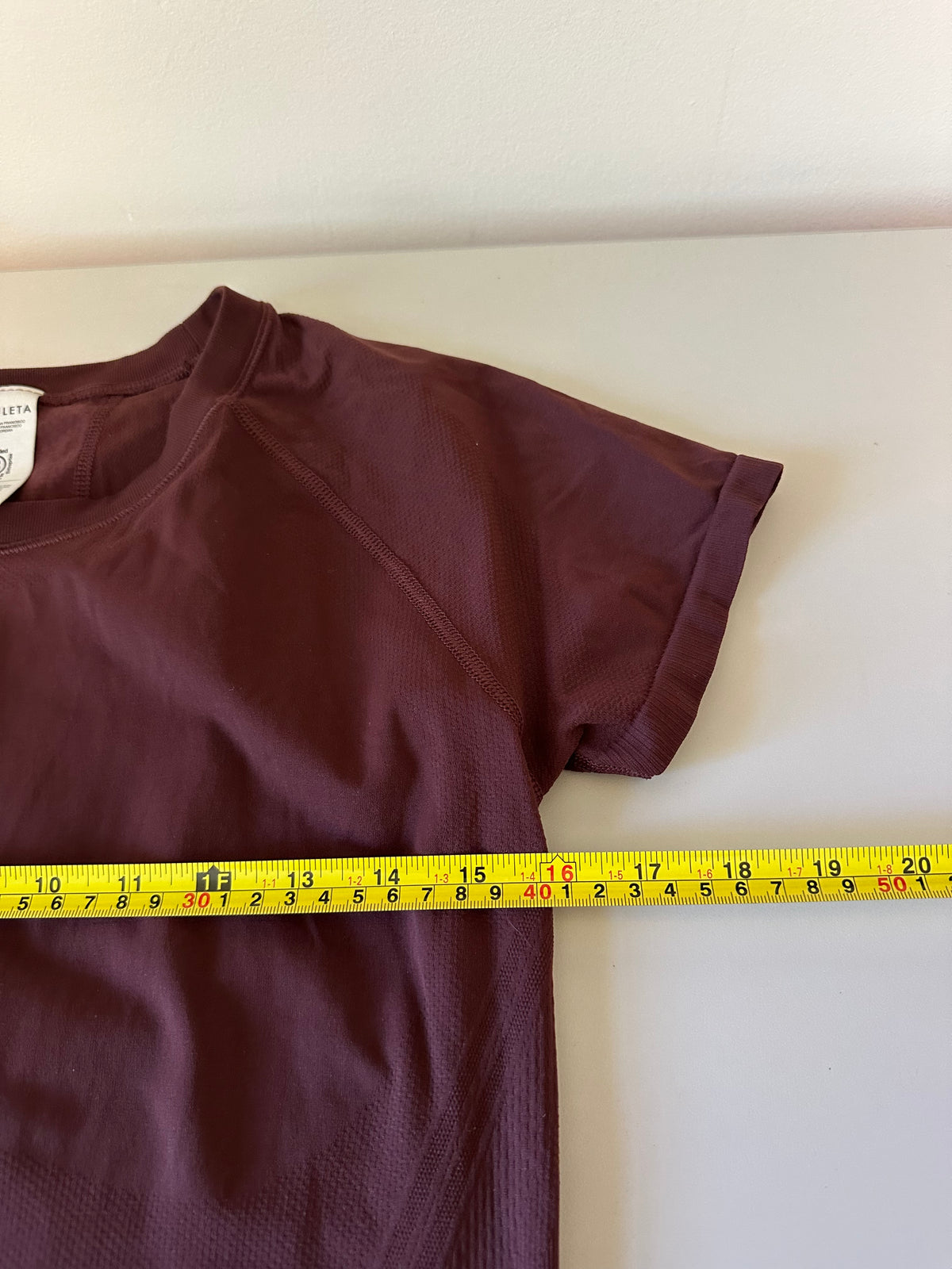 Athleta Momentum Short Sleeve Seamless Athletic Top in Burgundy | Size Medium