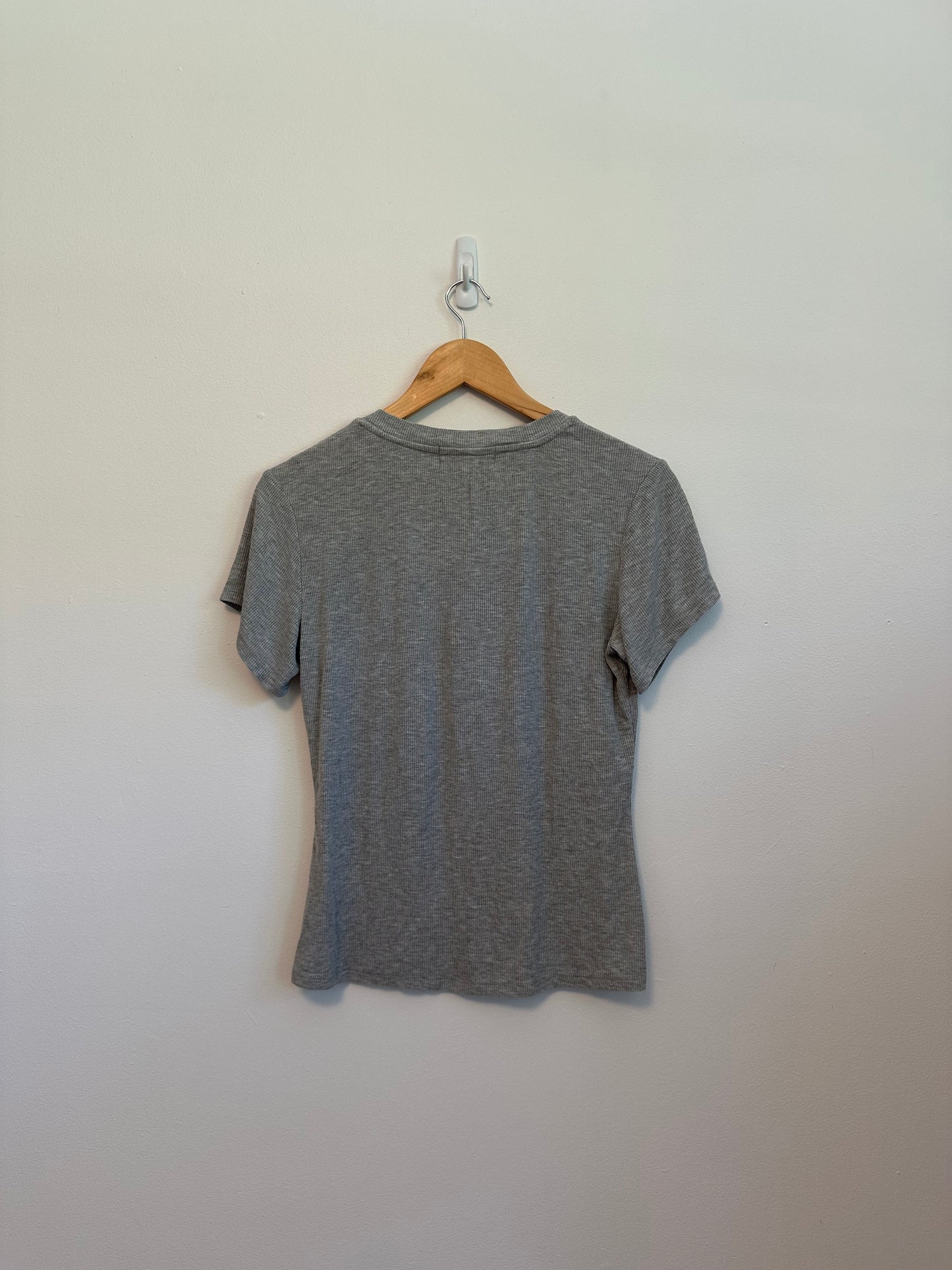 Six Fifty Gray Ribbed Short Sleeve Crewneck T-Shirt | Size Medium