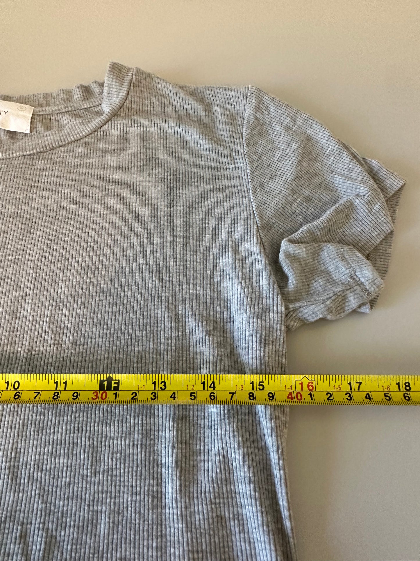 Six Fifty Gray Ribbed Short Sleeve Crewneck T-Shirt | Size Medium