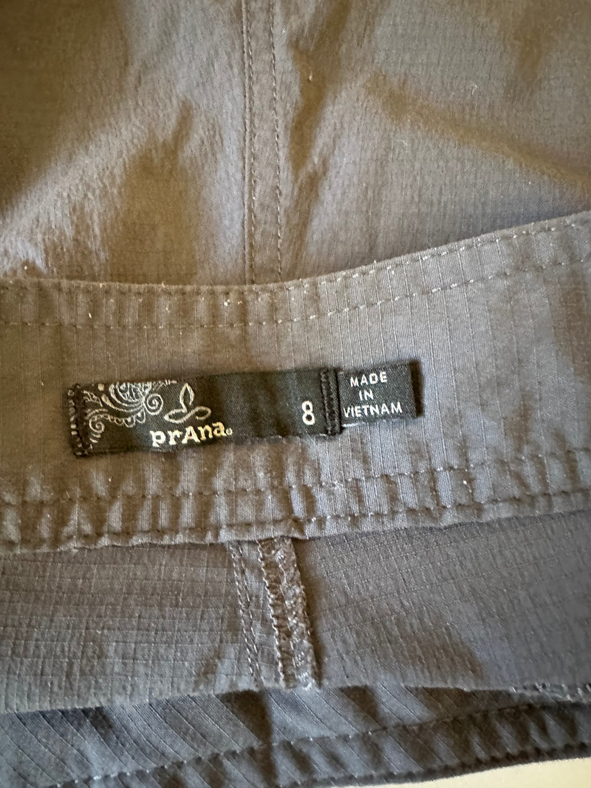 Prana Halle Capri Hiking Pants in Charcoal Gray | Size 8