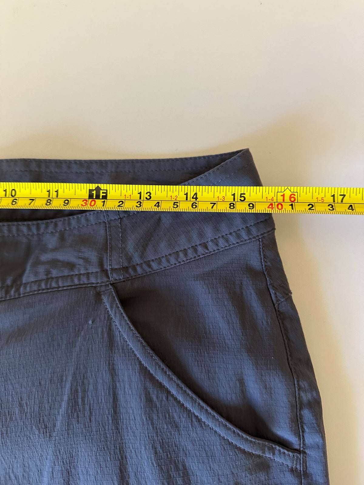 Prana Halle Capri Hiking Pants in Charcoal Gray | Size 8