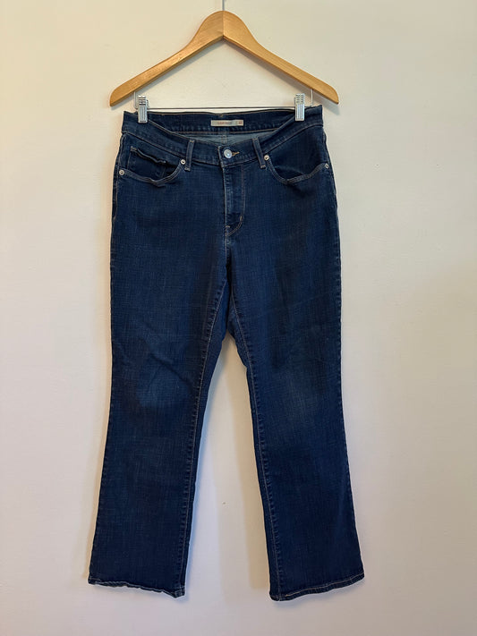 Levis Classic Bootcut Jeans in Dark Wash Blue | Size 30