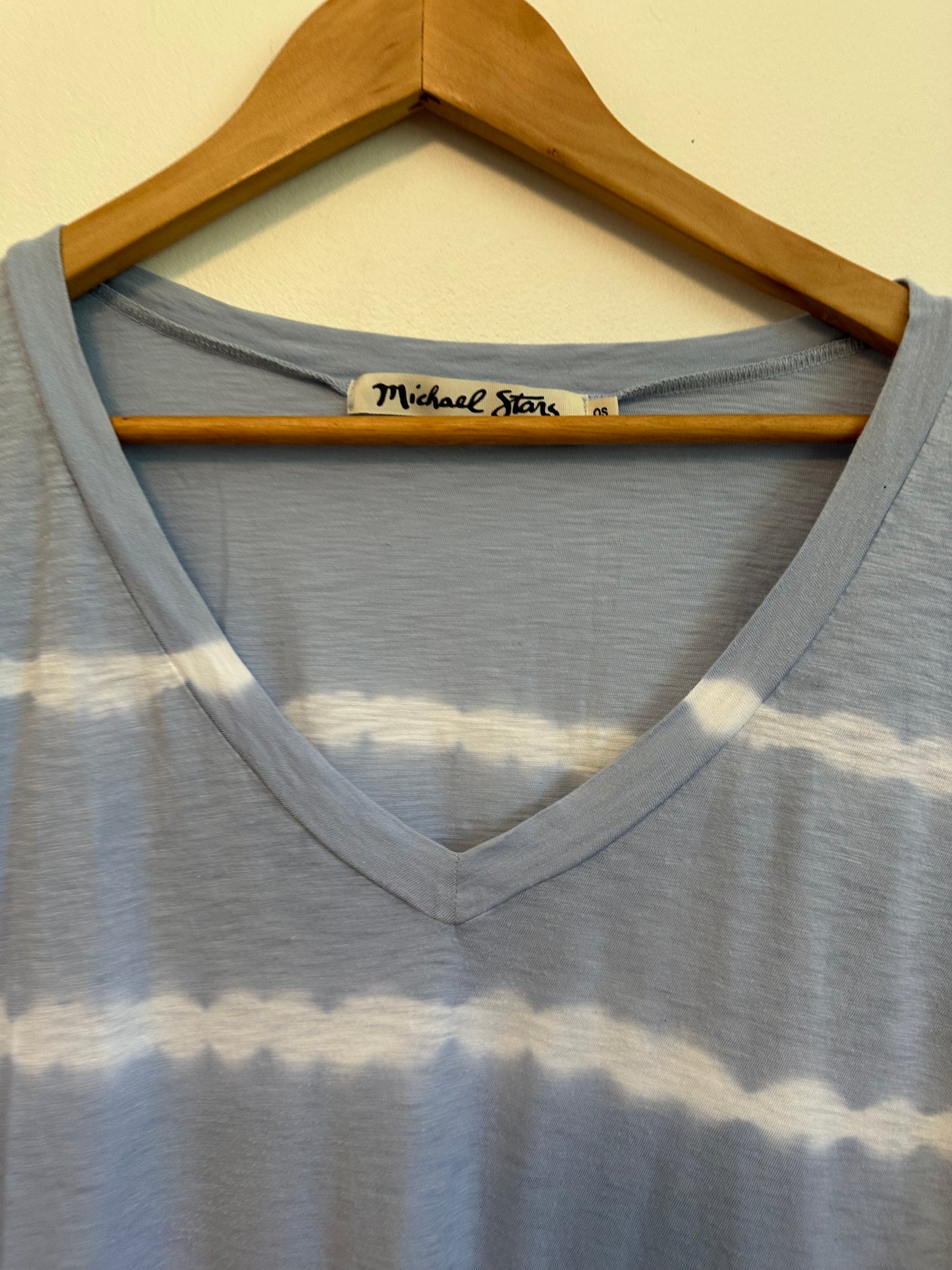 Michael Stars Tie Dye Blue and White Stripe V-Neck Short Sleeve T-Shirt