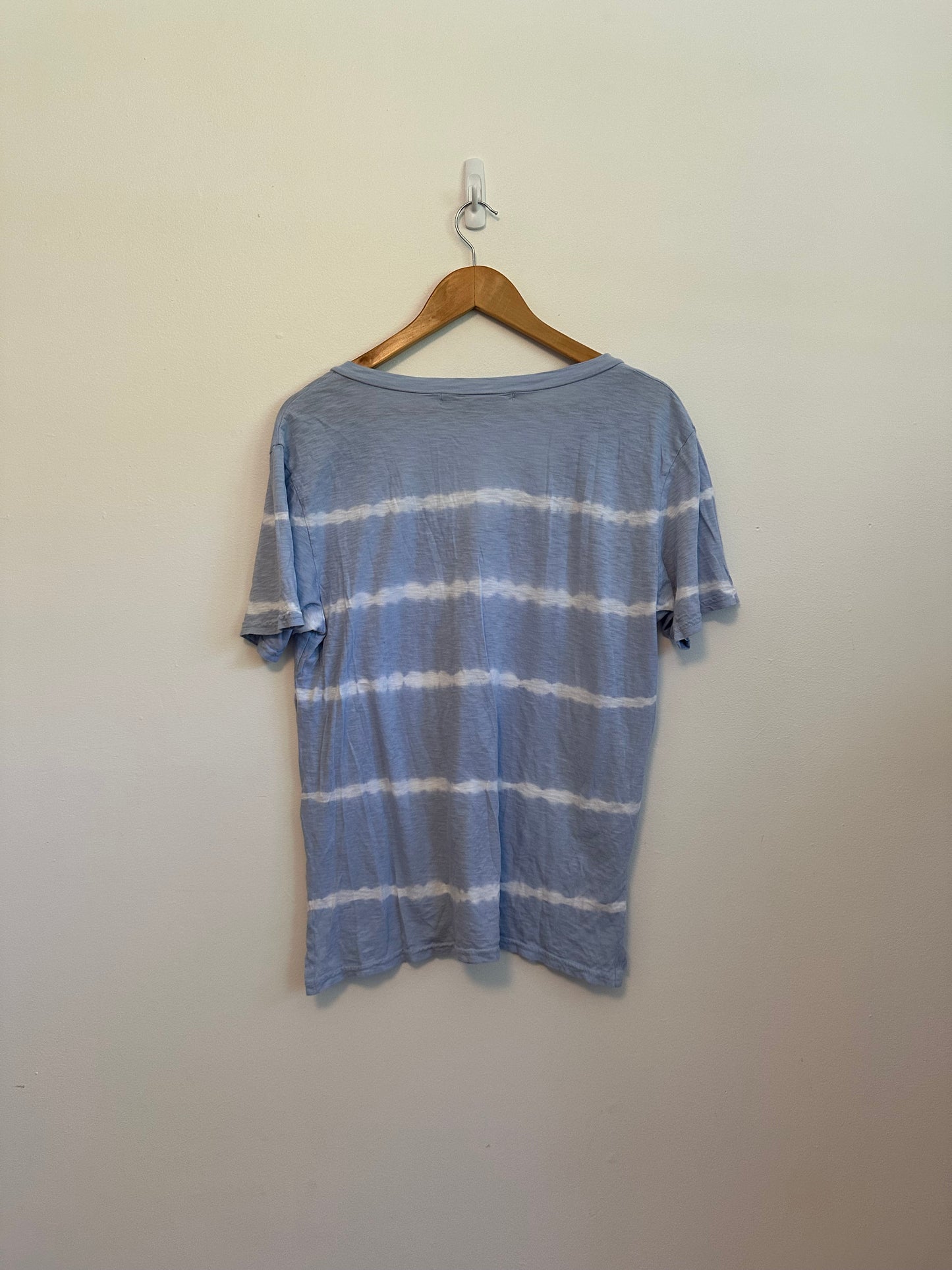 Michael Stars Tie Dye Blue and White Stripe V-Neck Short Sleeve T-Shirt