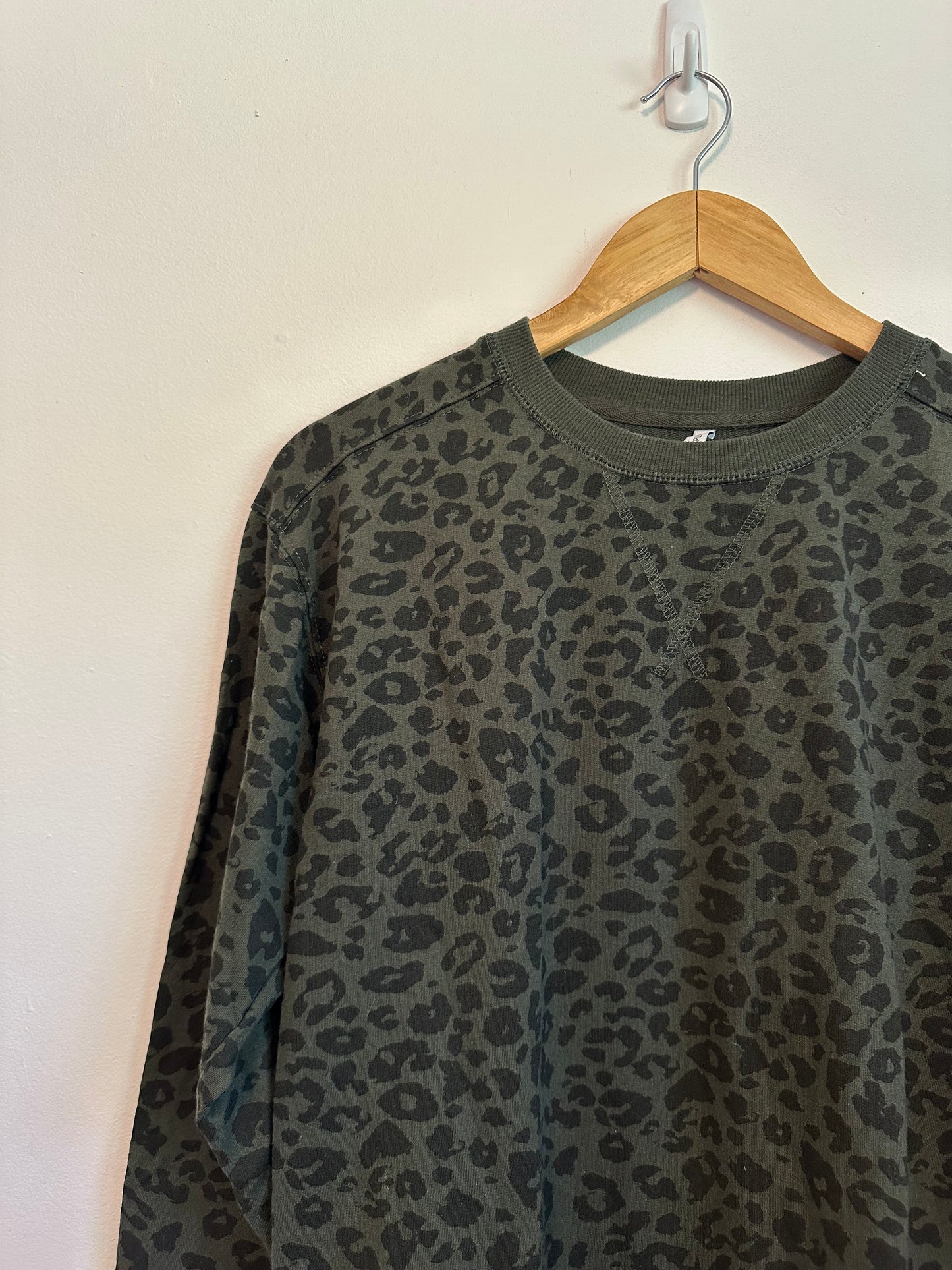 Z Supply Leopard Print Olive Green Pullover Crewneck Sweatshirt | Size Small