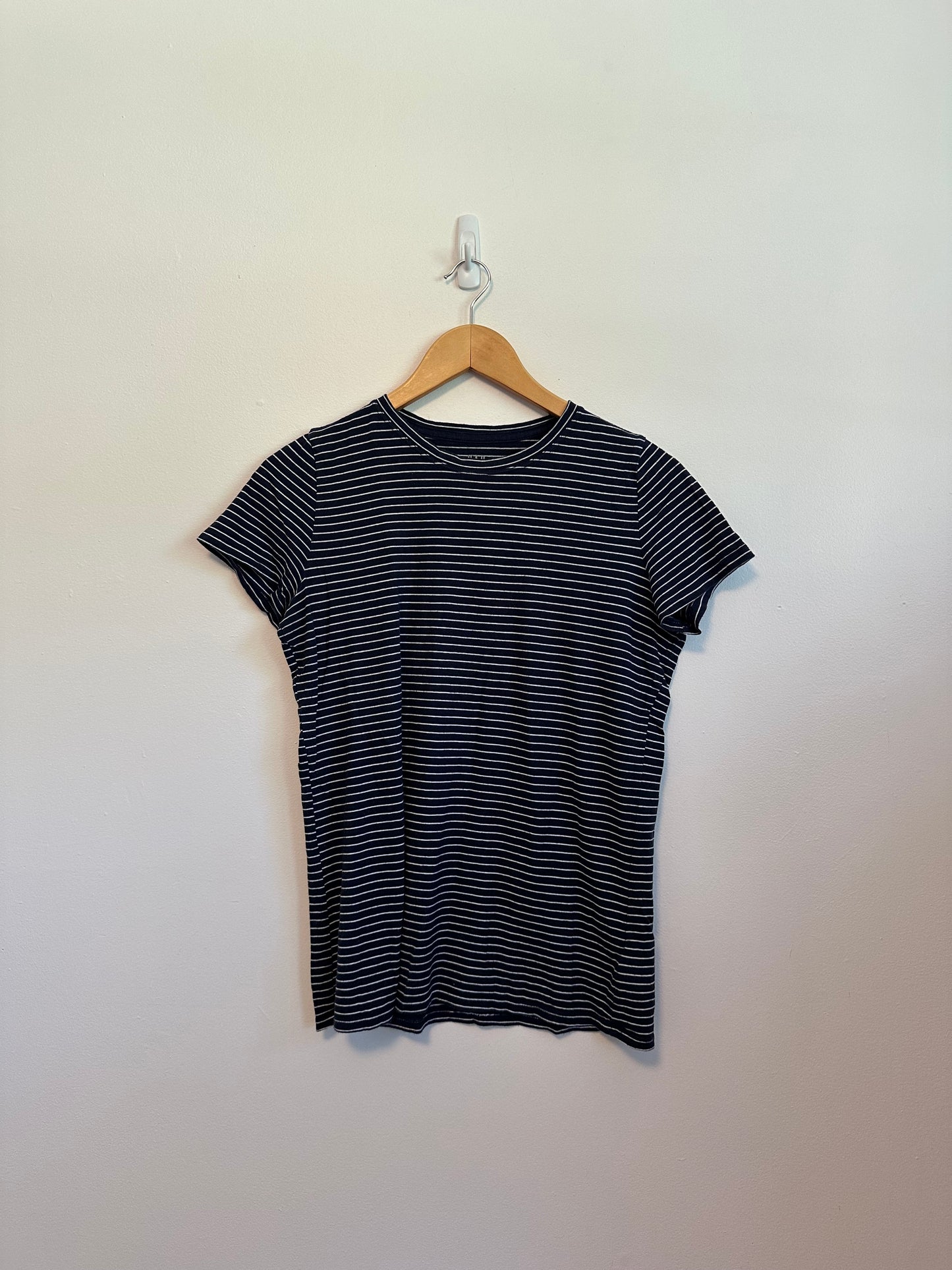 Gap Navy Blue and White Striped Short Sleeve Cotton Crew Neck T-Shirt | Size Small