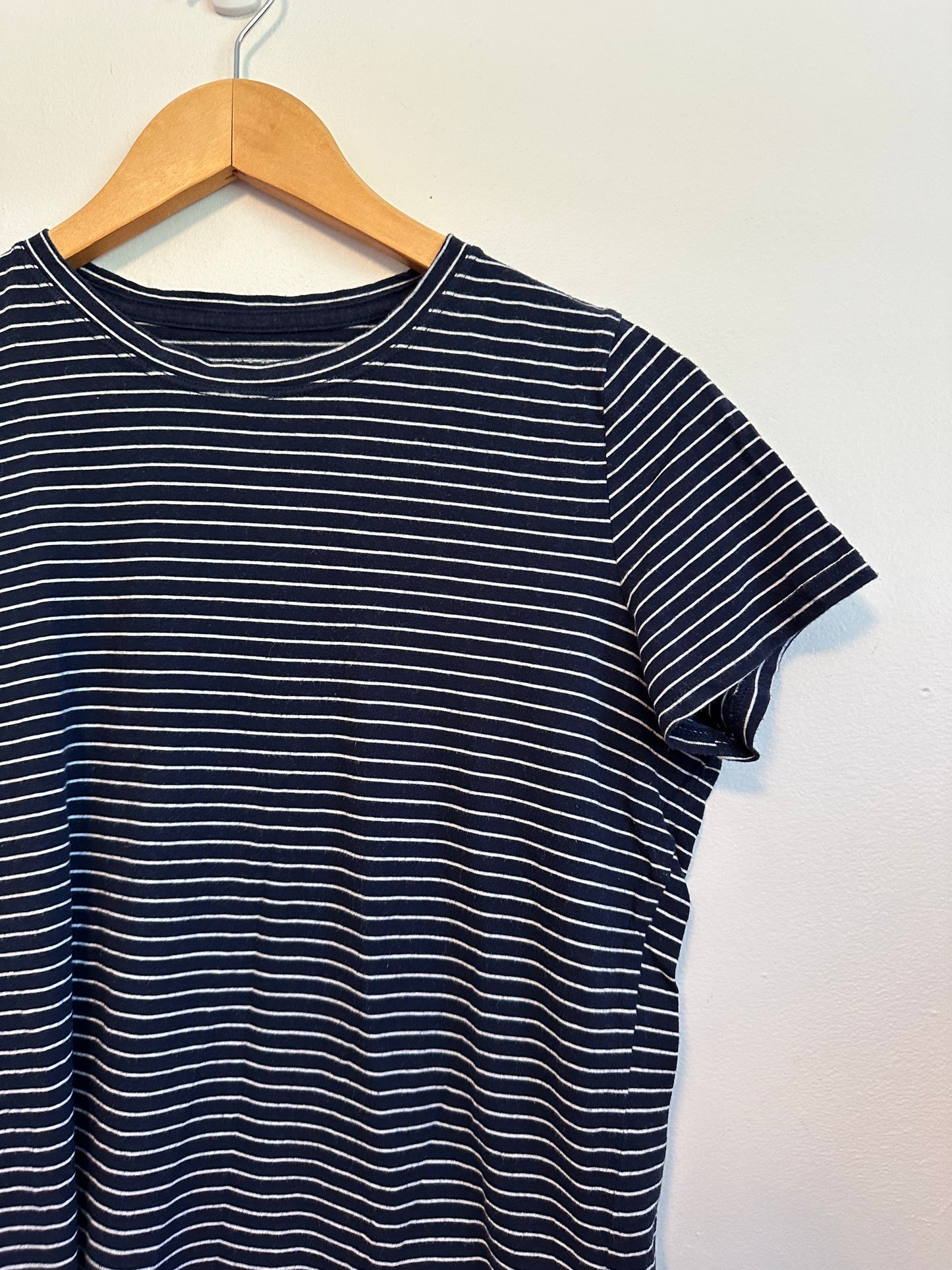 Gap Navy Blue and White Striped Short Sleeve Cotton Crew Neck T-Shirt | Size Small