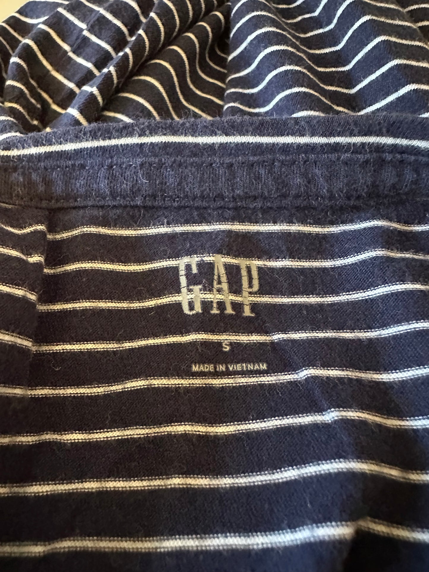 Gap Navy Blue and White Striped Short Sleeve Cotton Crew Neck T-Shirt | Size Small