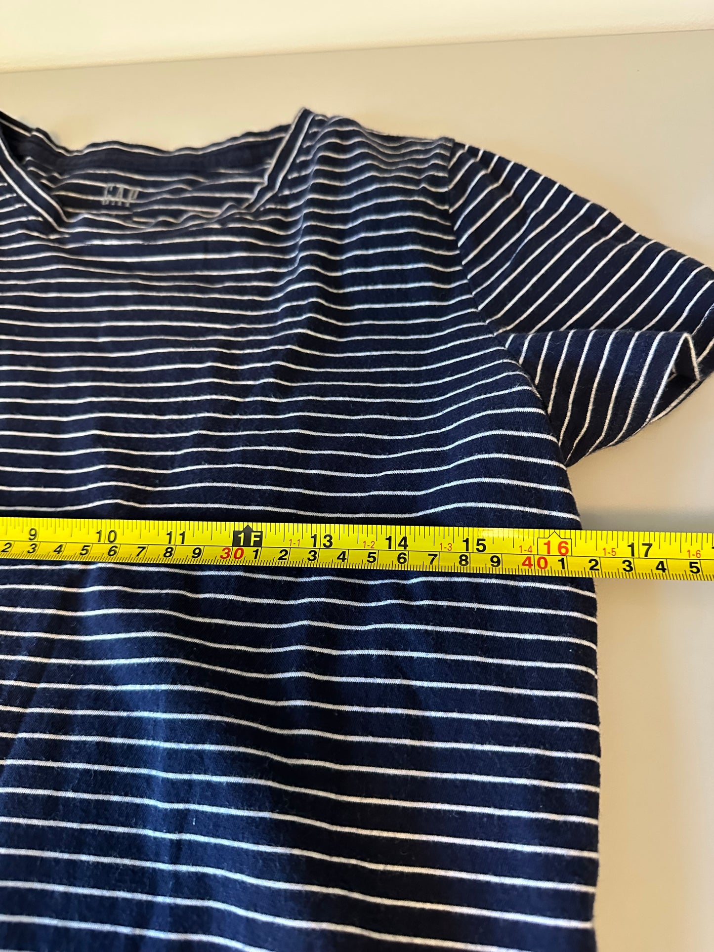 Gap Navy Blue and White Striped Short Sleeve Cotton Crew Neck T-Shirt | Size Small