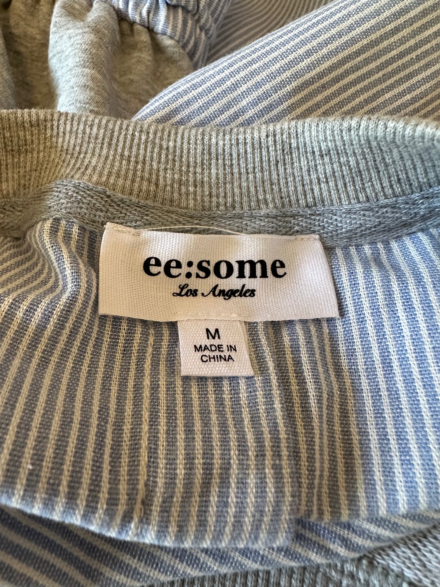 ee:some Mixed Media Puff Sleeve Button Back Top in Grey Blue Striped | Size Medium