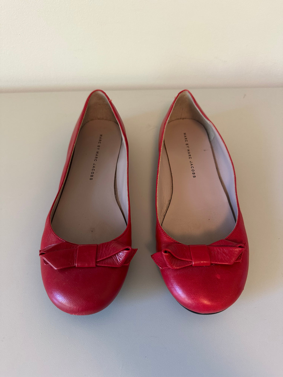 Marc by Marc Jacobs Red Leather Bow Ballet Flats Round Toe | Size 37