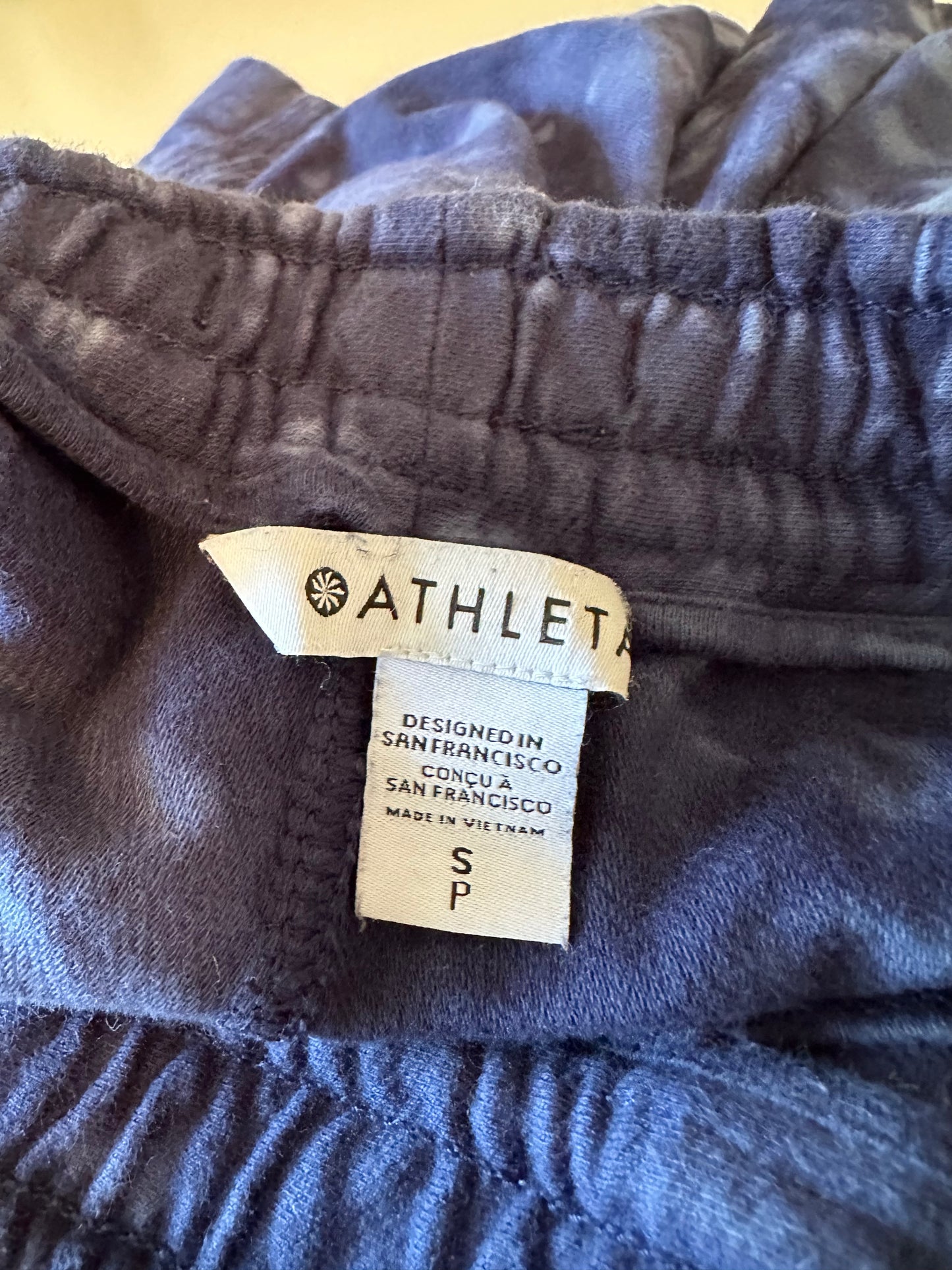 Athleta Farallon Drawstring Waist Shorts in Navy Blue Tie Dye Cotton Spandex | Size Small