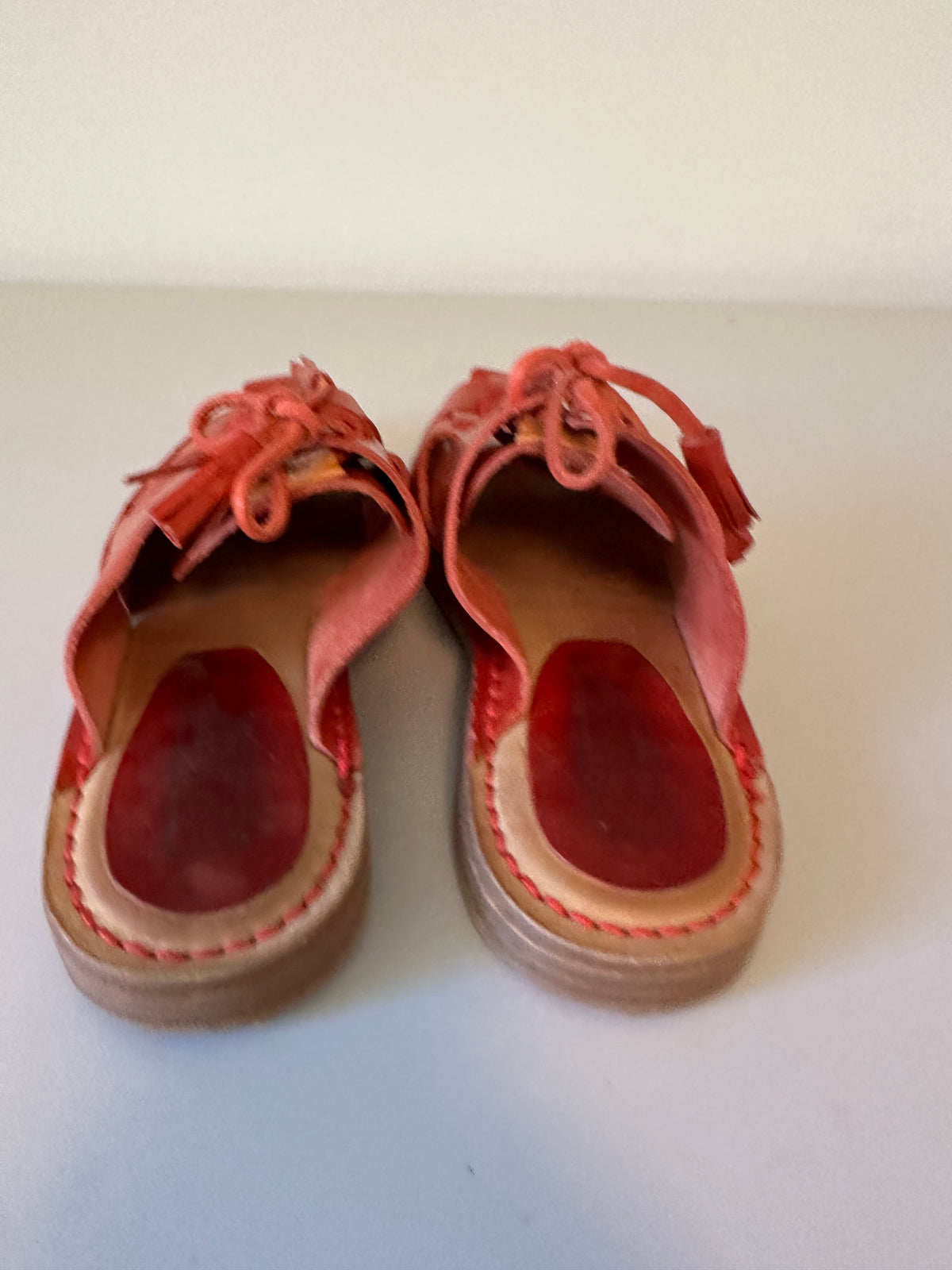 Vera Pelle Red Leather Huarache Fisherman Tassel Lace Up Mules | Size 36