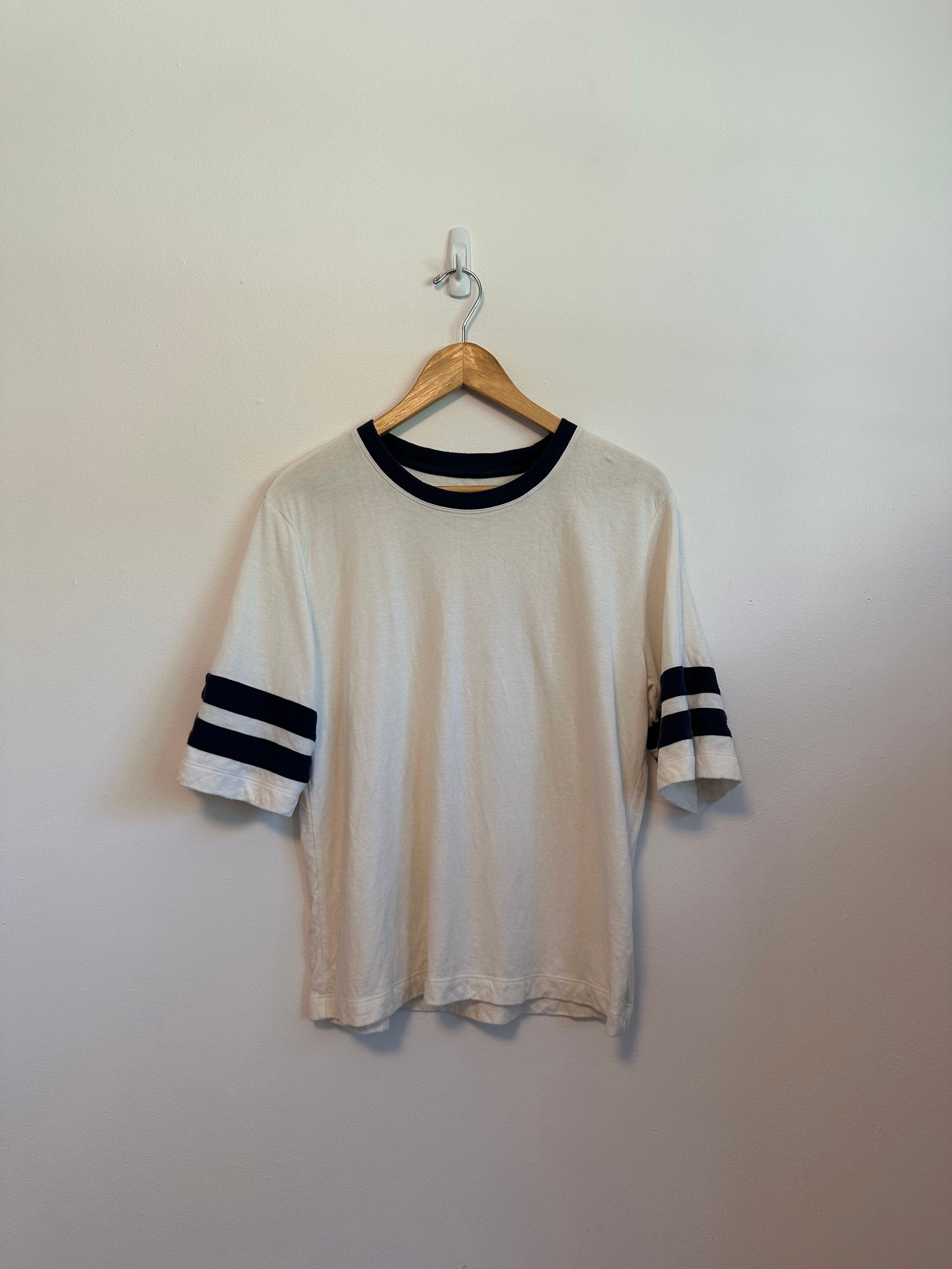 Faherty Sport Jersey Throwback Tee in Phantom Varsity | Size Medium
