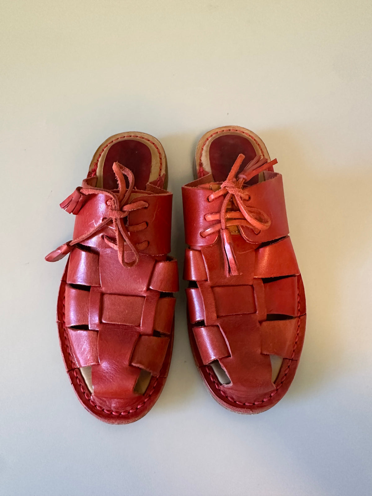 Vera Pelle Red Leather Huarache Fisherman Tassel Lace Up Mules | Size 36