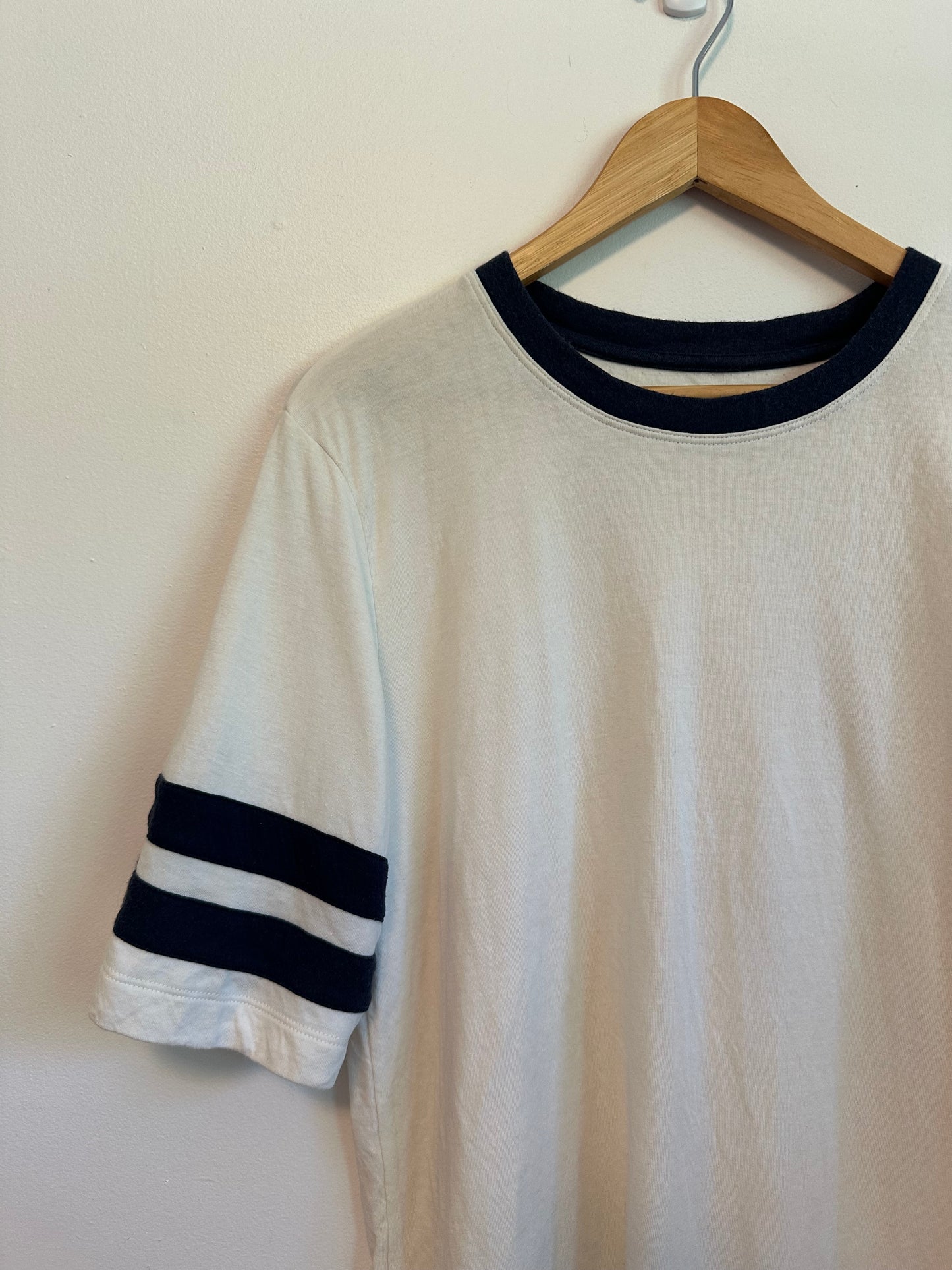 Faherty Sport Jersey Throwback Tee in Phantom Varsity | Size Medium
