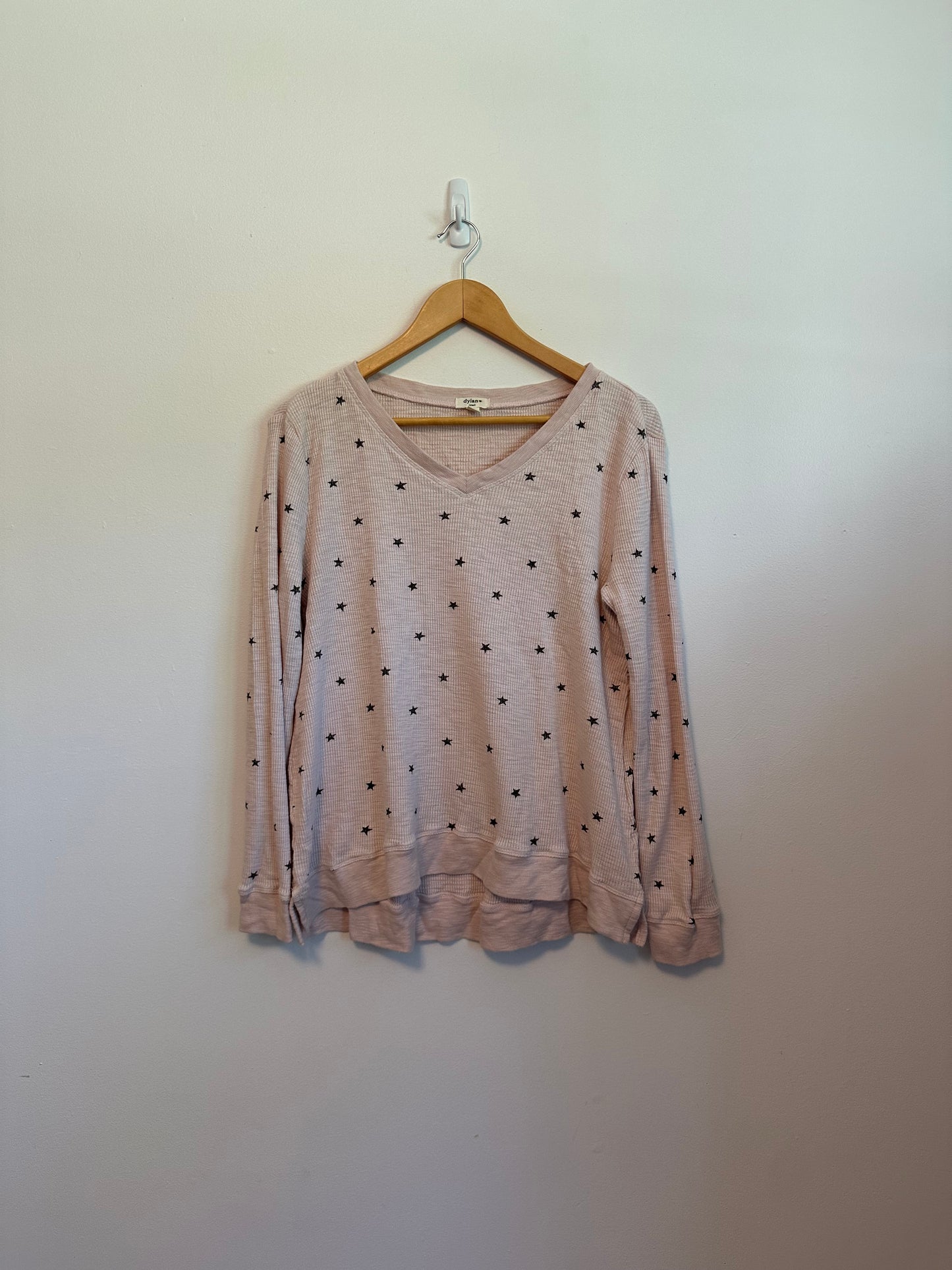 Dylan Pink Waffle Knit Star Print Thermal Long Sleeve V-Neck Top | Size Small