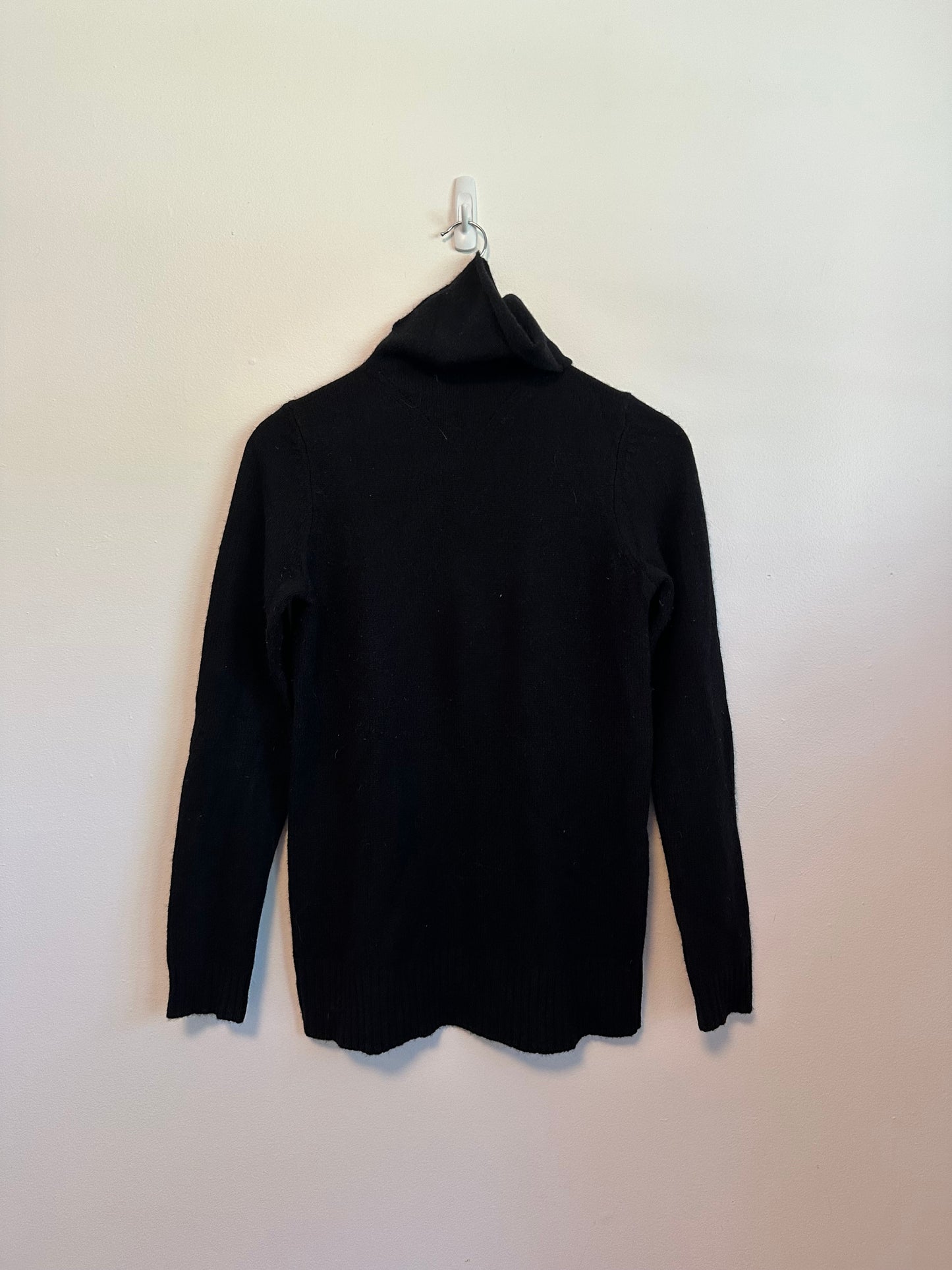 Oats Cashmere by Debra Hayburn Black 100% Cashmere Turtleneck Sweater | Medium